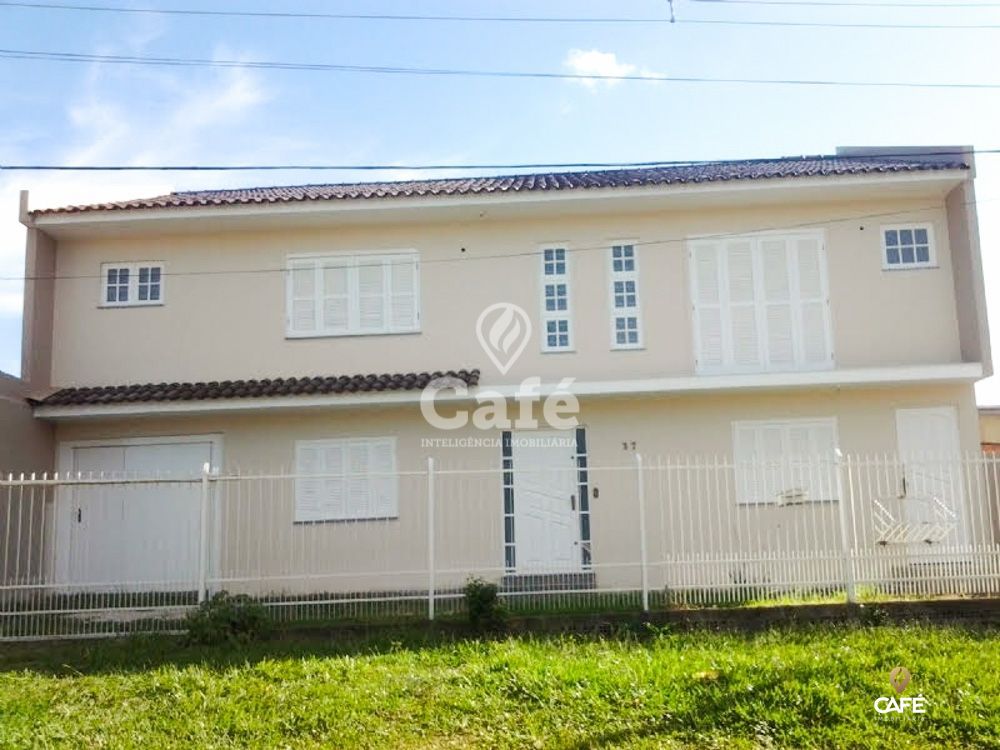 Casa à venda com 5 quartos, 200m² - Foto 1