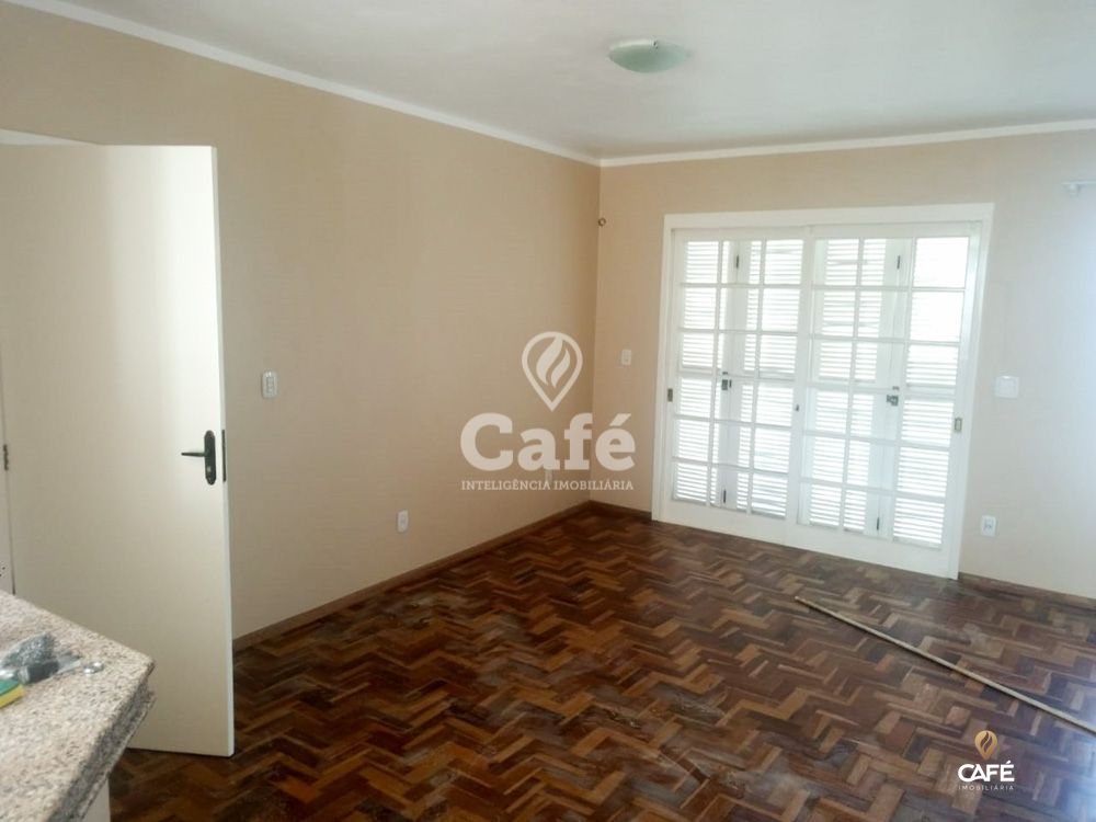 Casa à venda com 5 quartos, 200m² - Foto 2