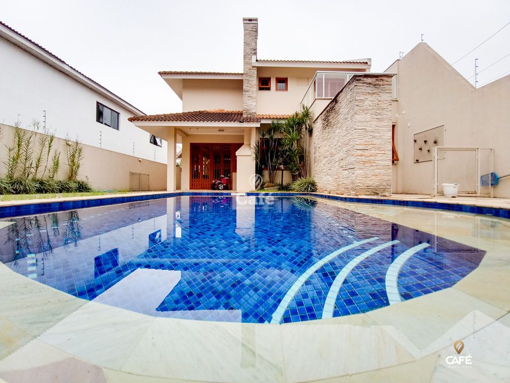 Casa, 4 quartos, 339 m² - Foto 1