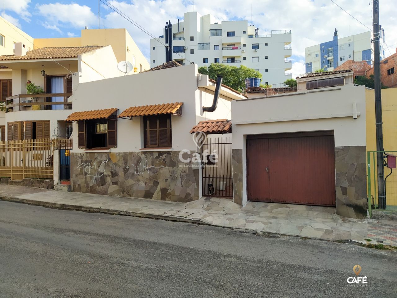 Casa à venda com 5 quartos, 130m² - Foto 1