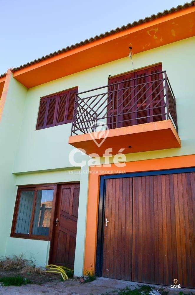 Casa à venda com 3 quartos, 109m² - Foto 1