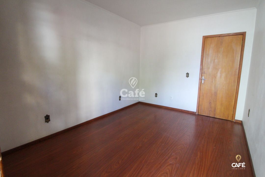 Casa à venda com 3 quartos, 224m² - Foto 2