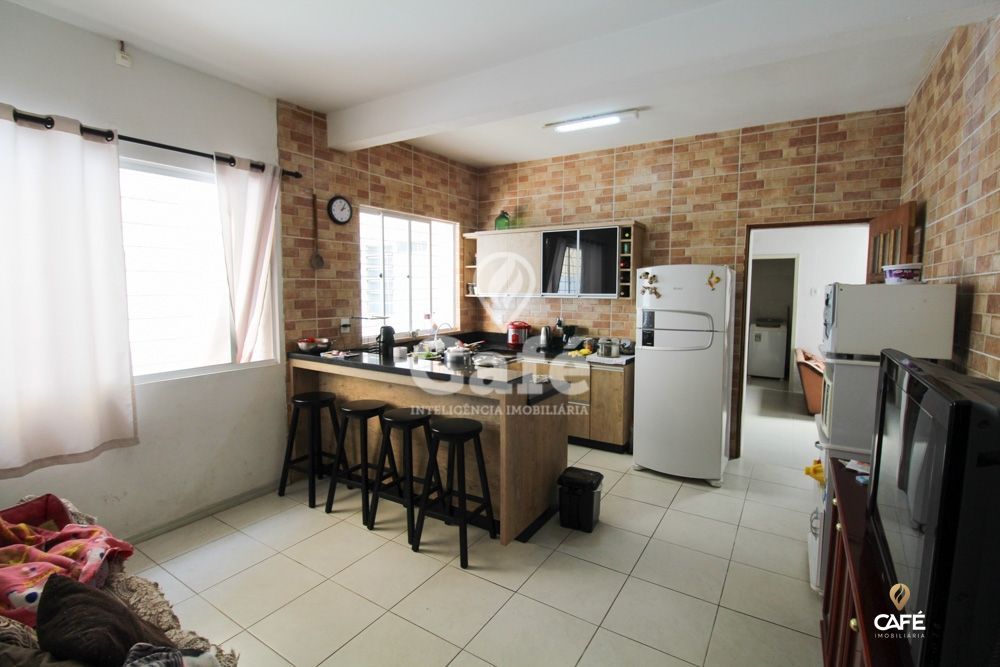 Casa à venda com 3 quartos, 196m² - Foto 14