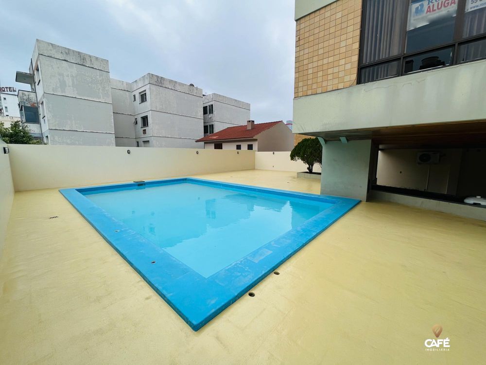 Apartamento à venda com 2 quartos, 142m² - Foto 2