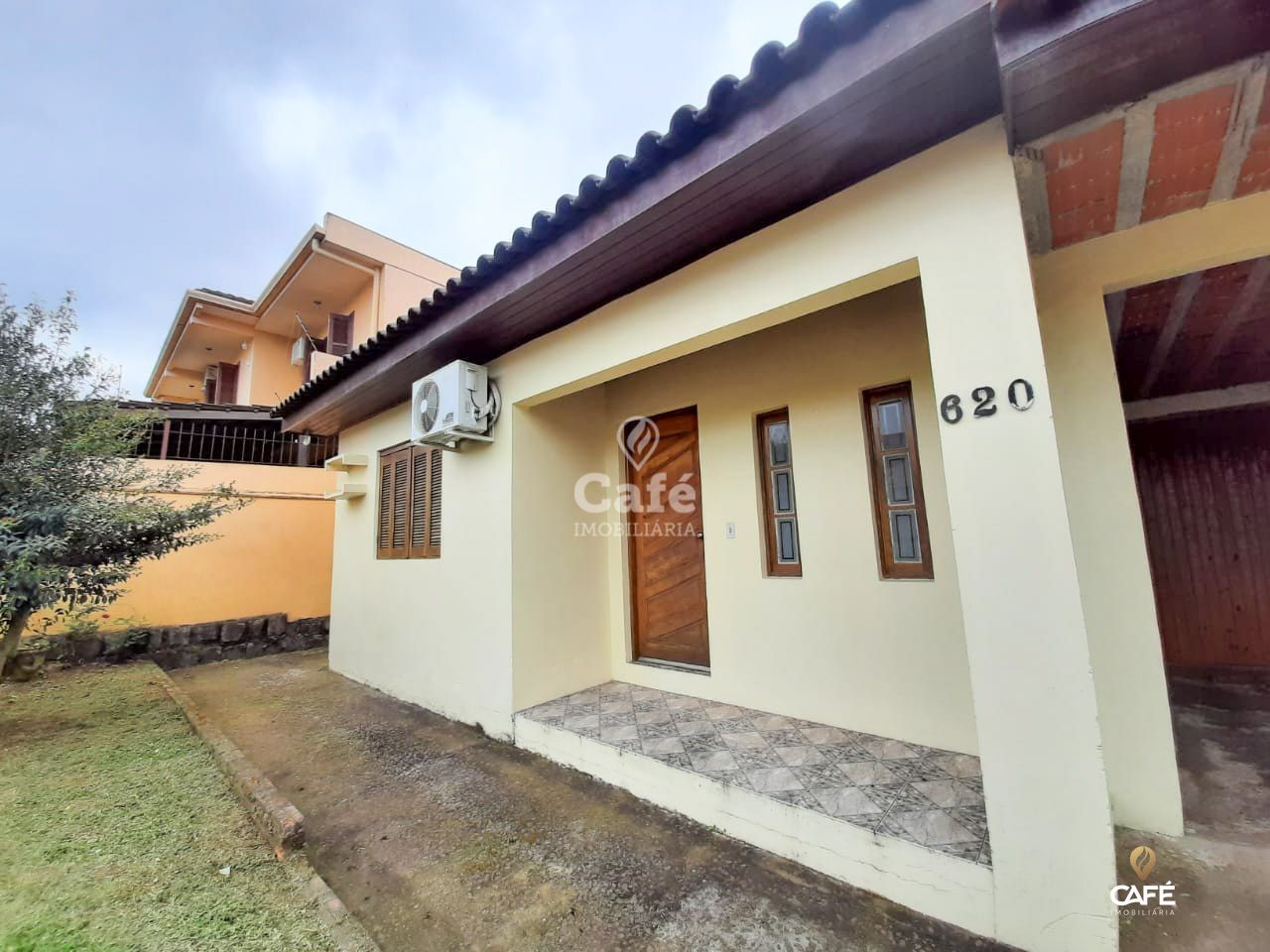 Casa à venda com 3 quartos, 69m² - Foto 1