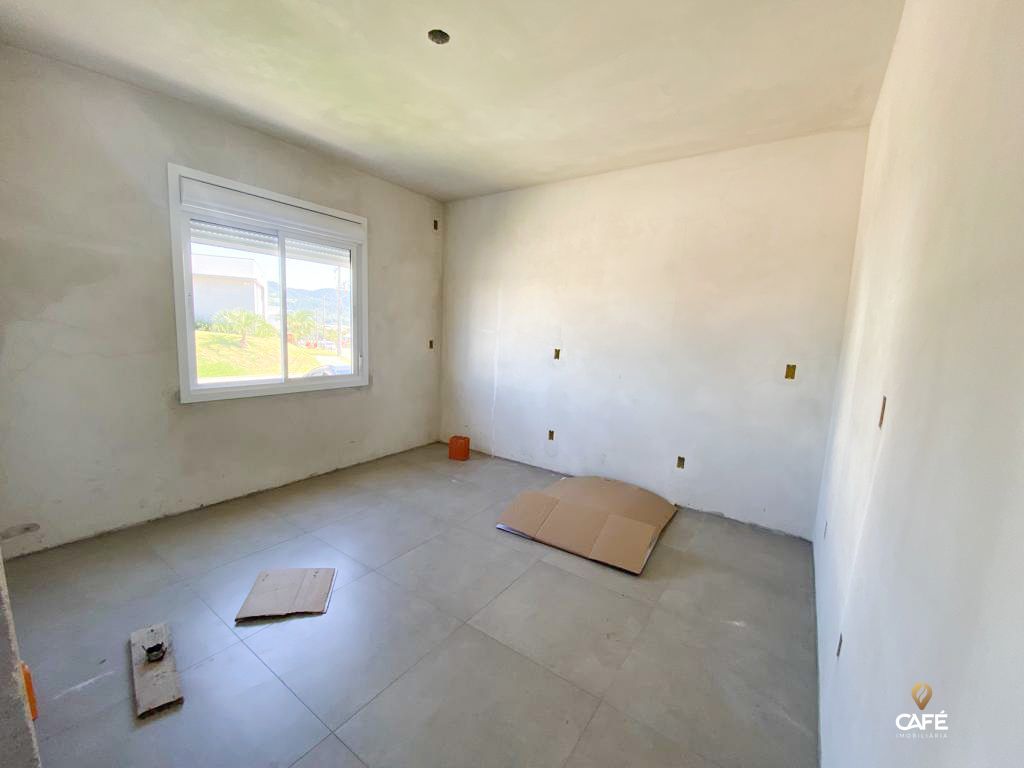 Casa à venda com 3 quartos, 243m² - Foto 3