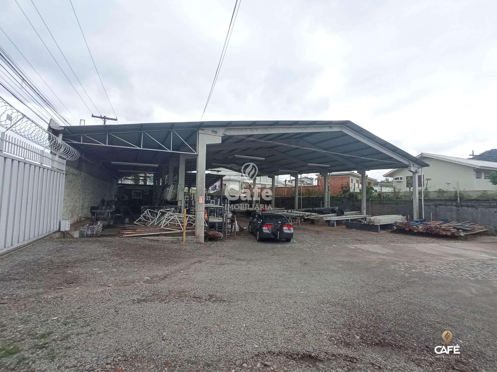 Depósito-Galpão-Armazém para alugar com 4 quartos, 1400m² - Foto 1