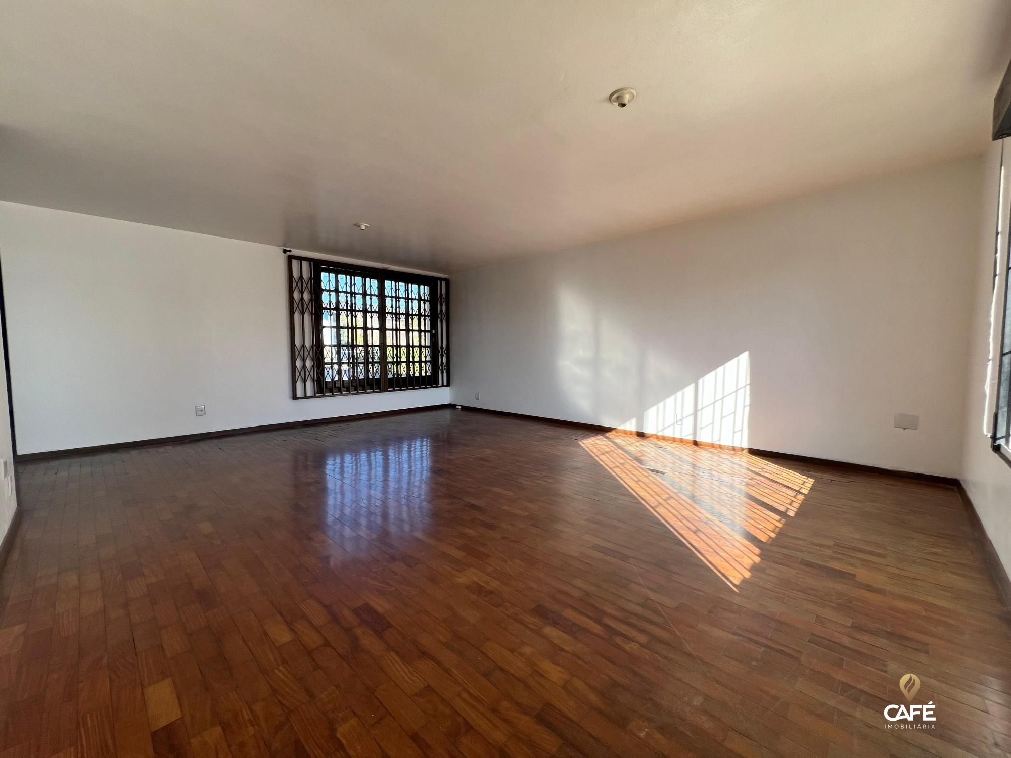 Casa à venda com 4 quartos, 283m² - Foto 4