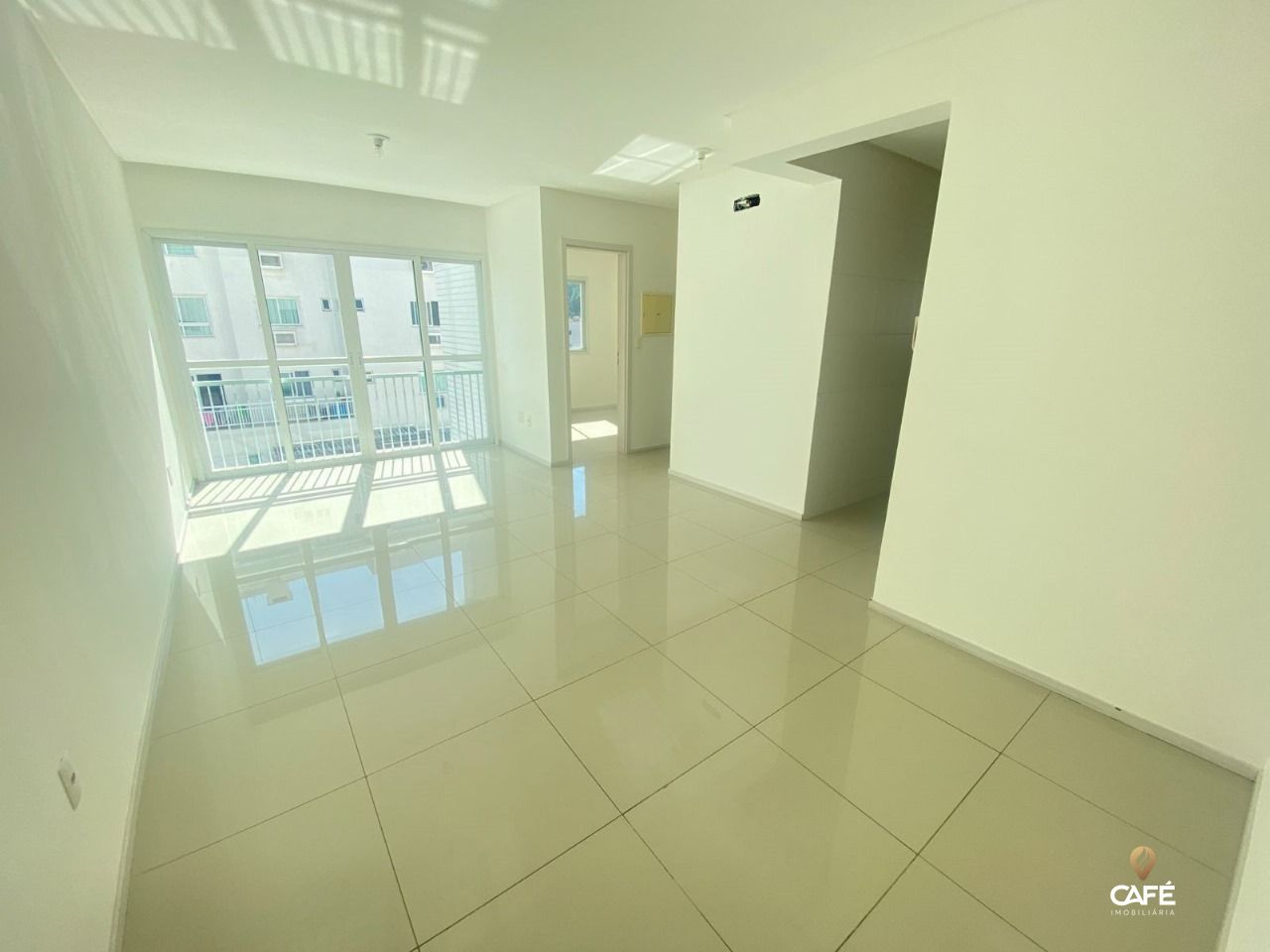 Apartamento à venda com 2 quartos, 64m² - Foto 3