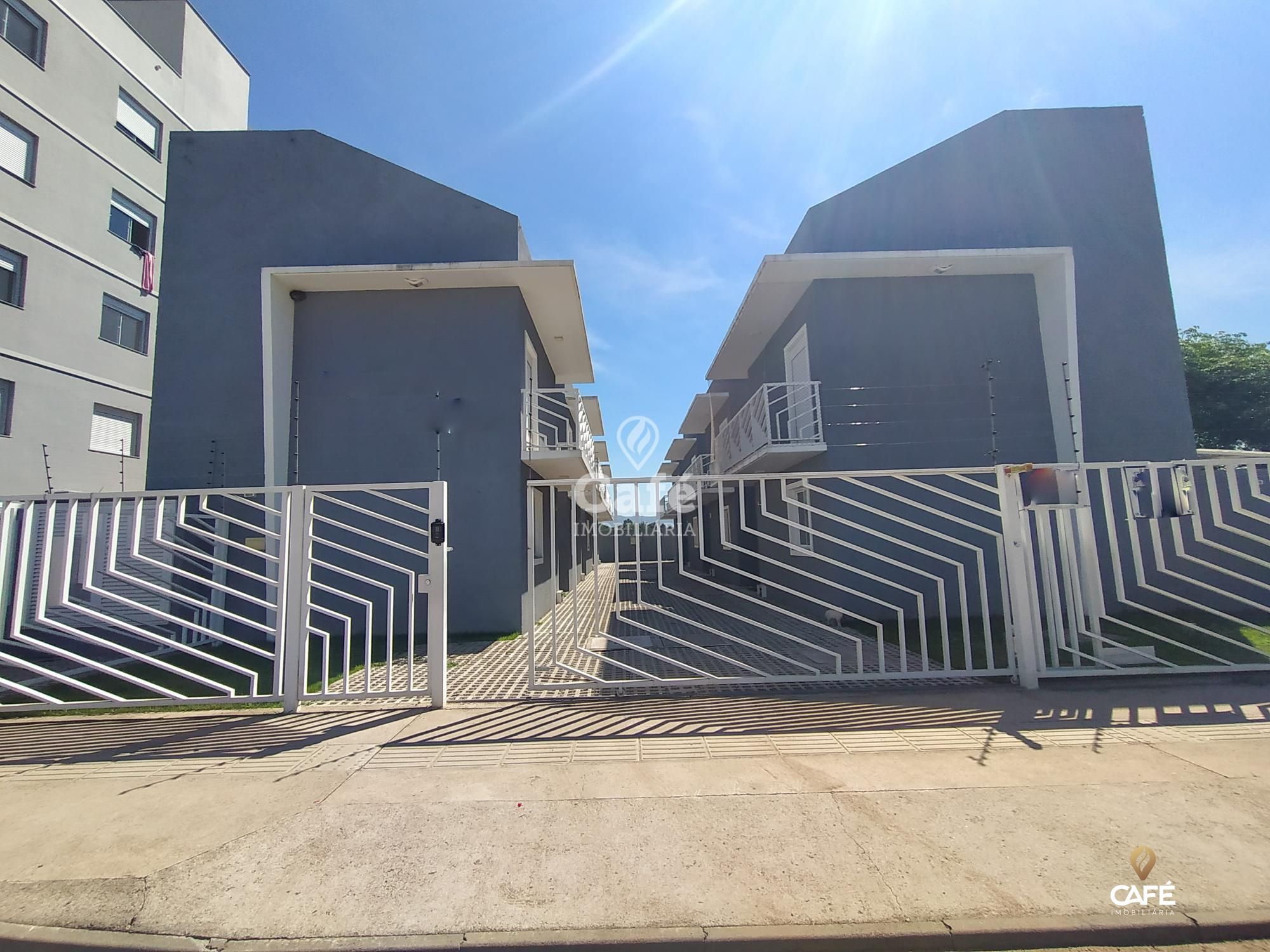 Sobrado à venda com 2 quartos, 77m² - Foto 1