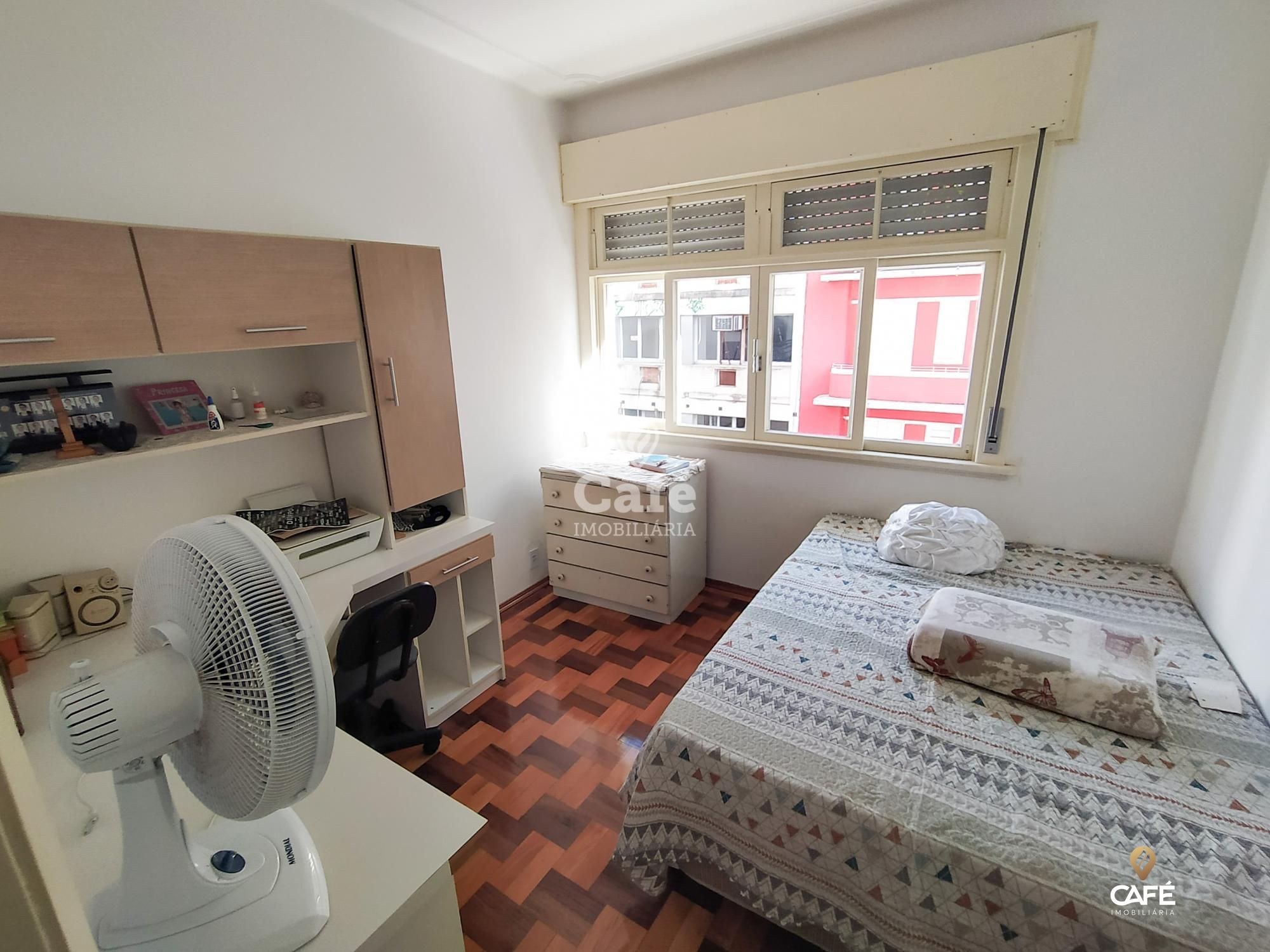 Apartamento à venda com 3 quartos, 121m² - Foto 2