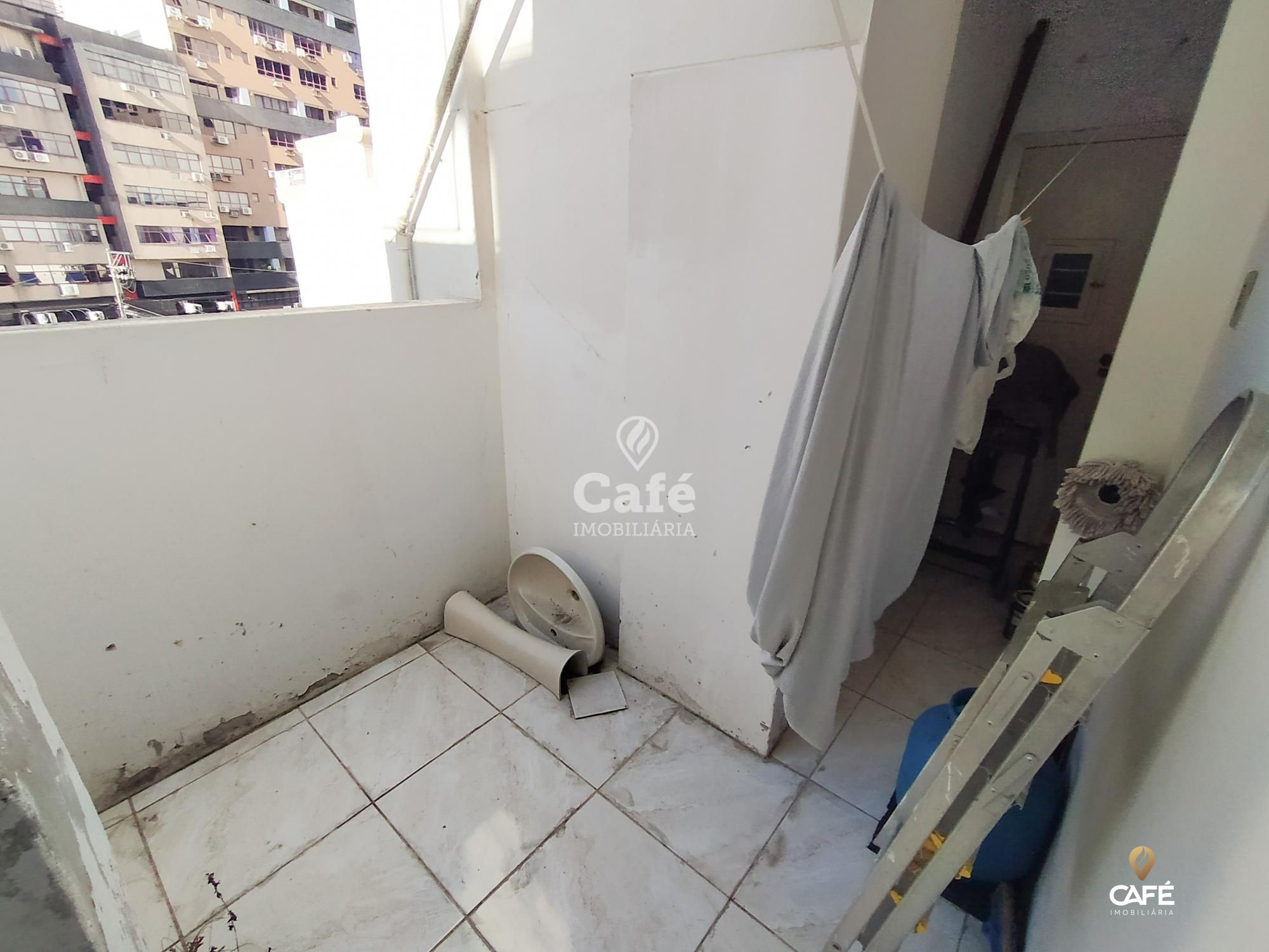 Apartamento à venda com 3 quartos, 121m² - Foto 13