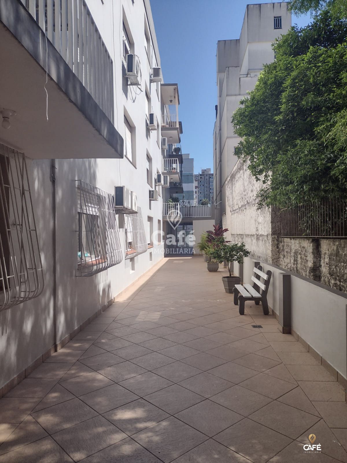 Apartamento à venda com 3 quartos, 83m² - Foto 2