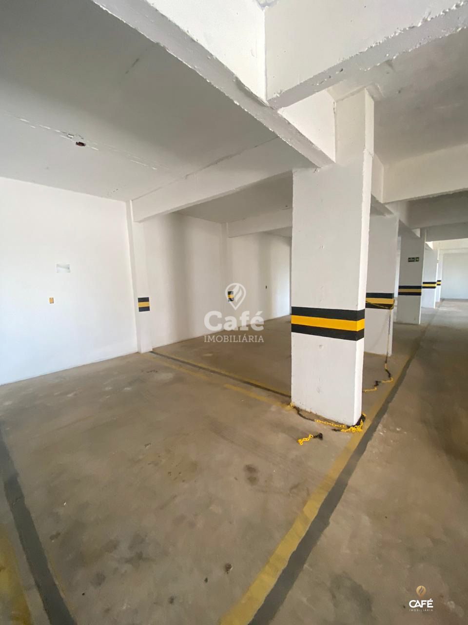 Conjunto Comercial-Sala à venda com 1 quarto, 1300m² - Foto 2