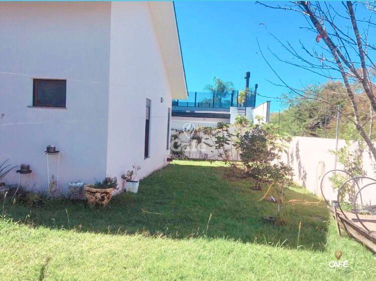 Casa à venda com 3 quartos, 233m² - Foto 13