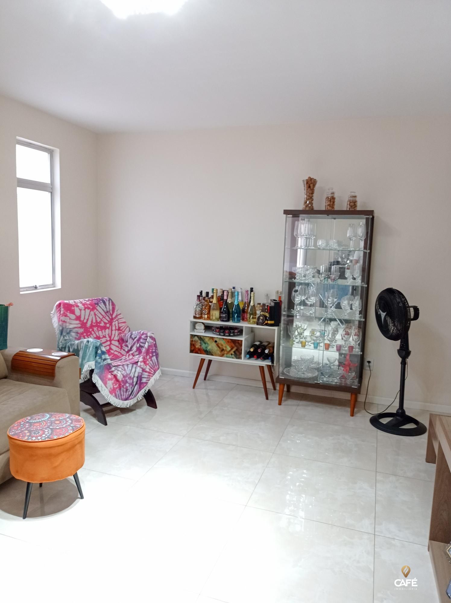 Apartamento à venda com 3 quartos, 106m² - Foto 2