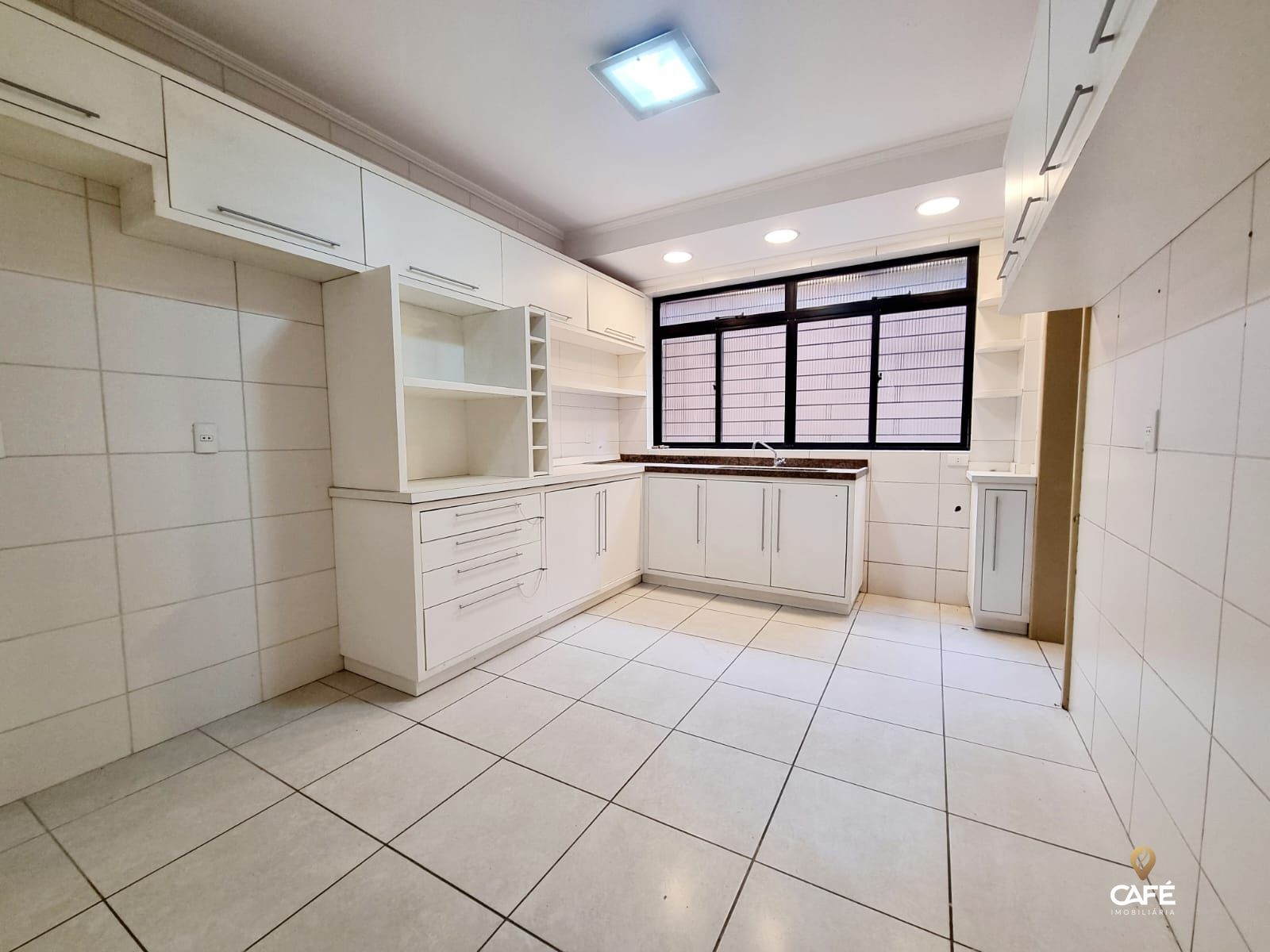 Apartamento à venda com 3 quartos, 113m² - Foto 10