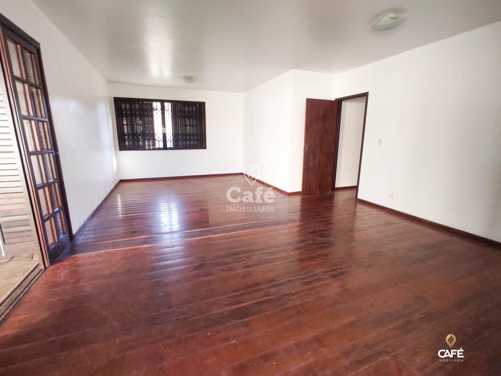 Casa à venda com 4 quartos, 211m² - Foto 2