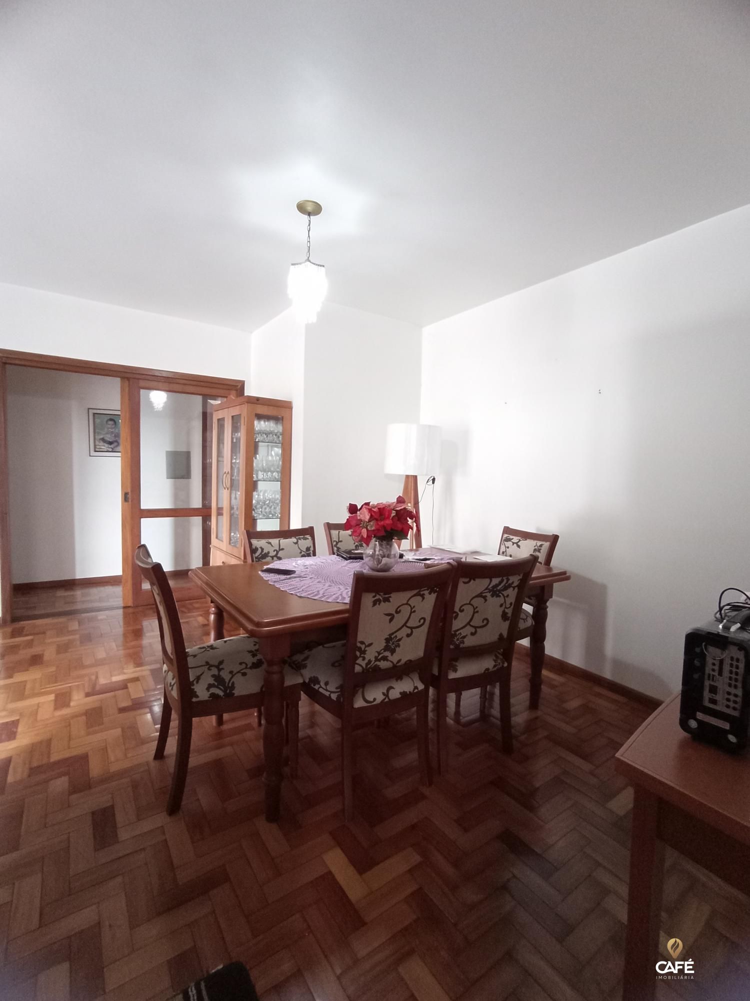 Casa à venda com 6 quartos, 304m² - Foto 12