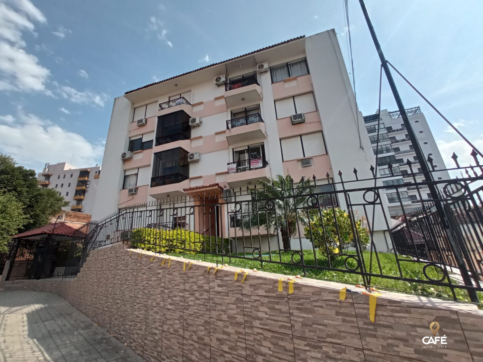 Apartamento à venda com 3 quartos, 90m² - Foto 1