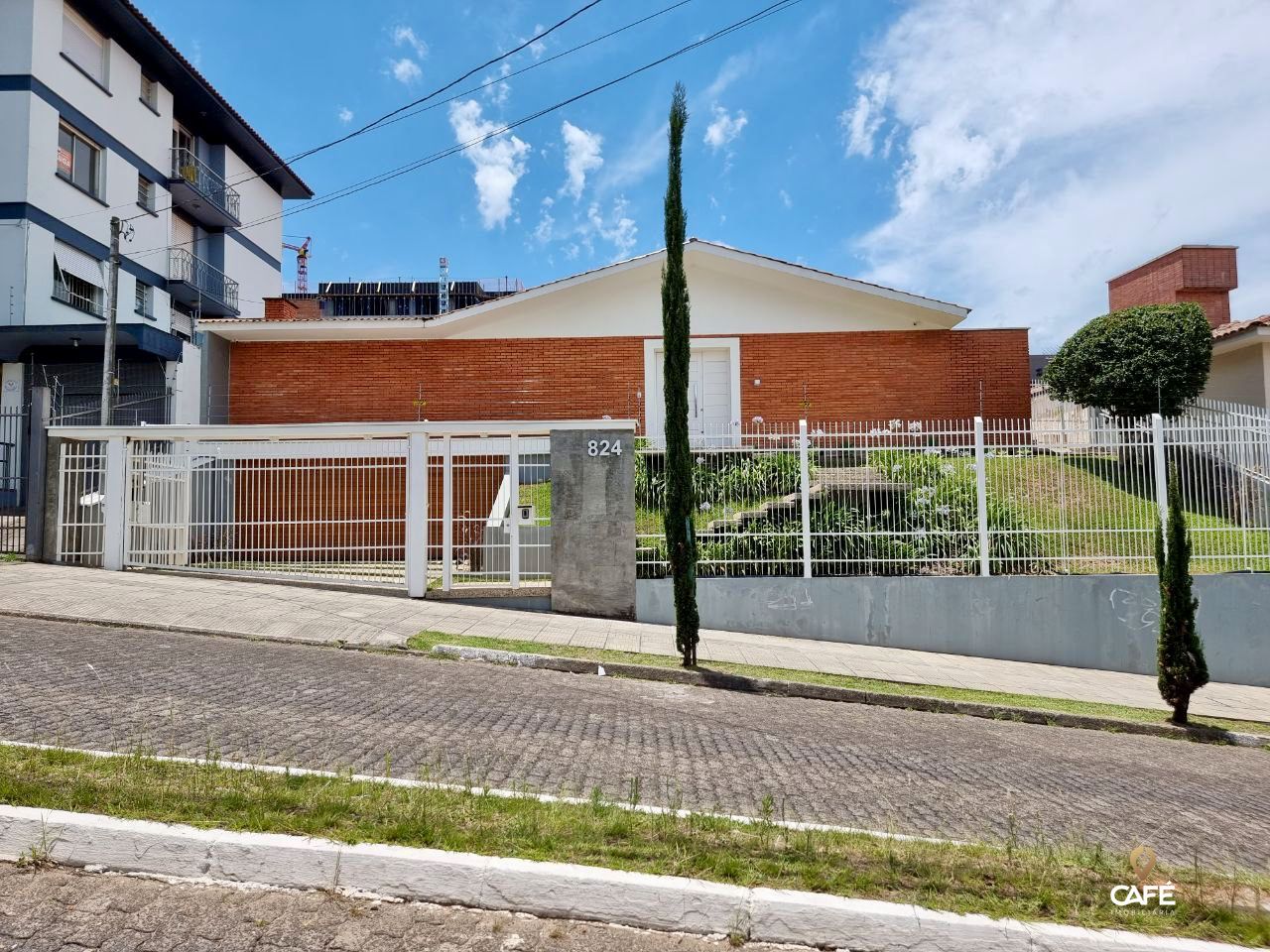 Casa, 4 quartos, 282 m² - Foto 1