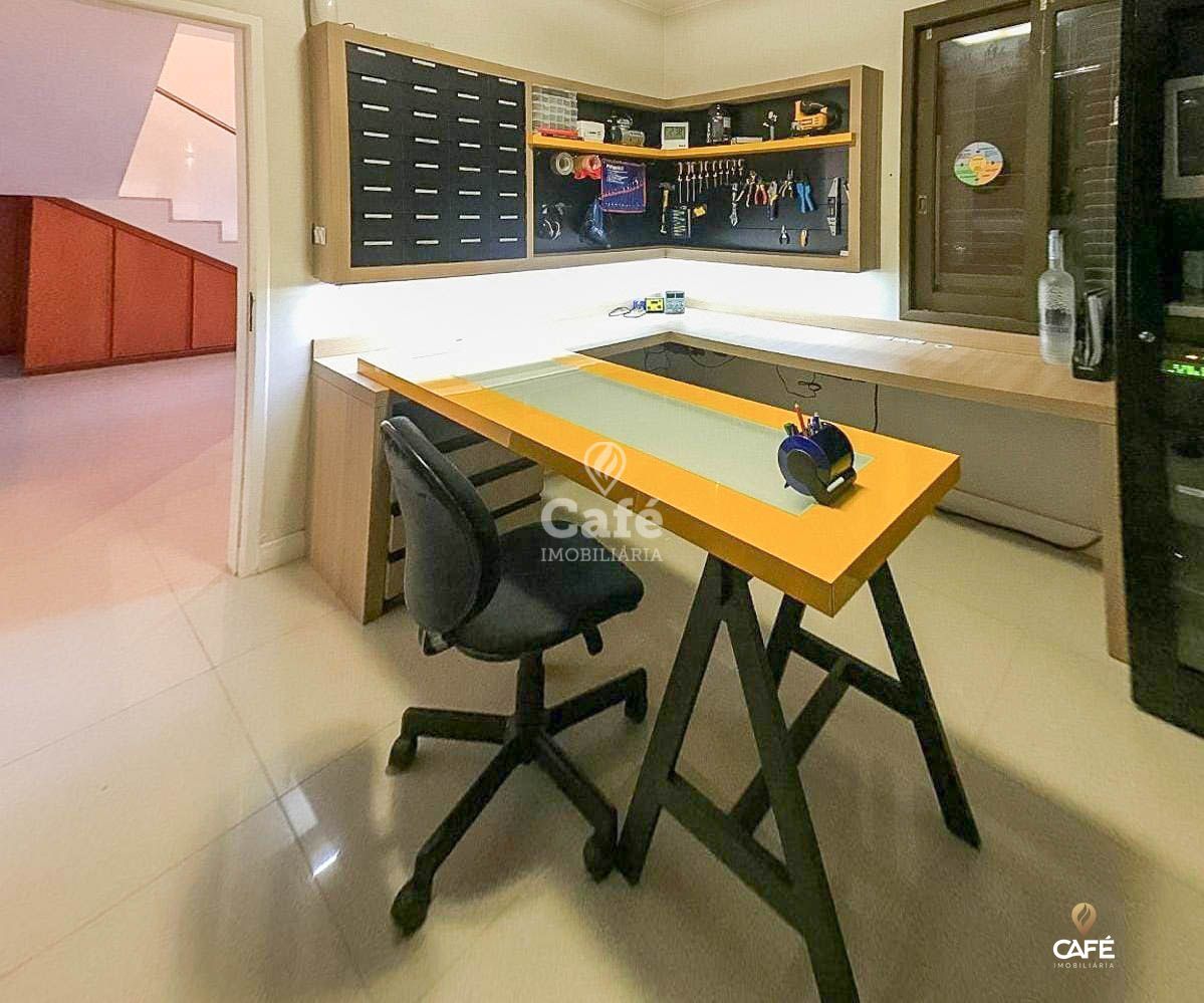 Casa para alugar com 6 quartos, 485m² - Foto 11