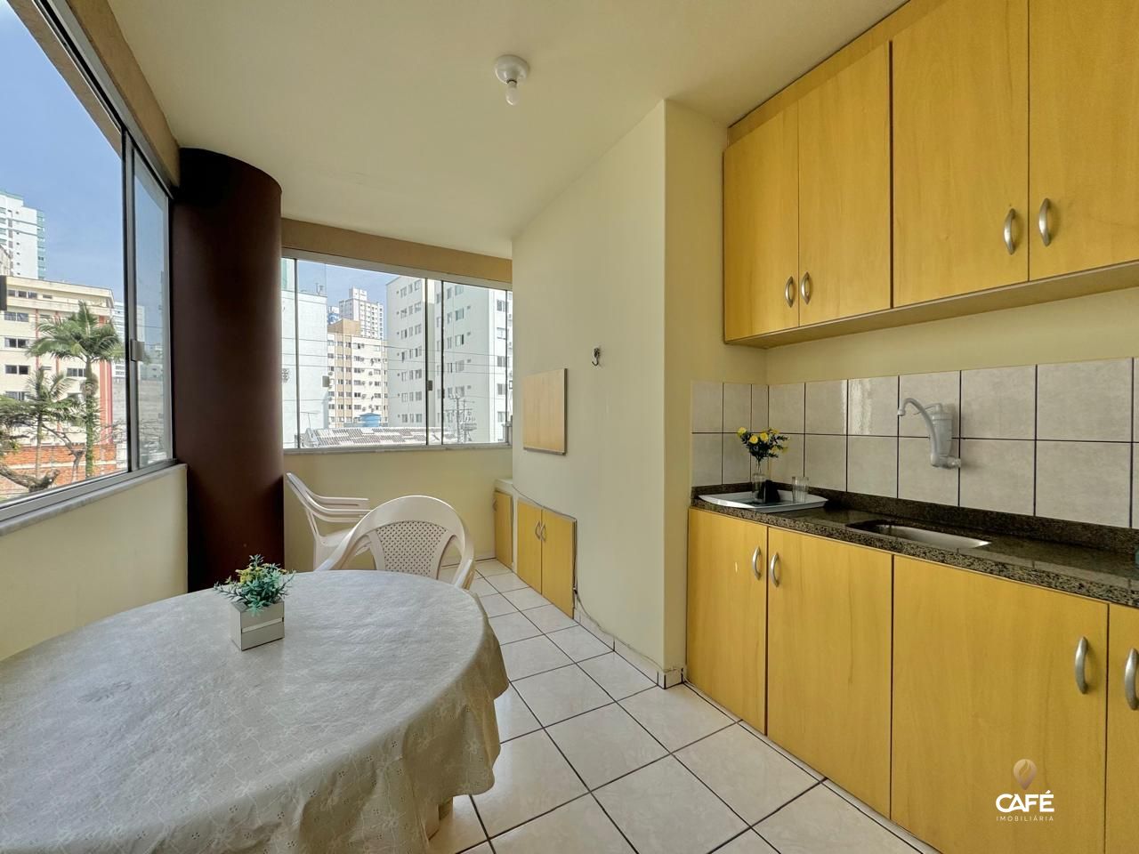 Apartamento à venda com 2 quartos, 80m² - Foto 4