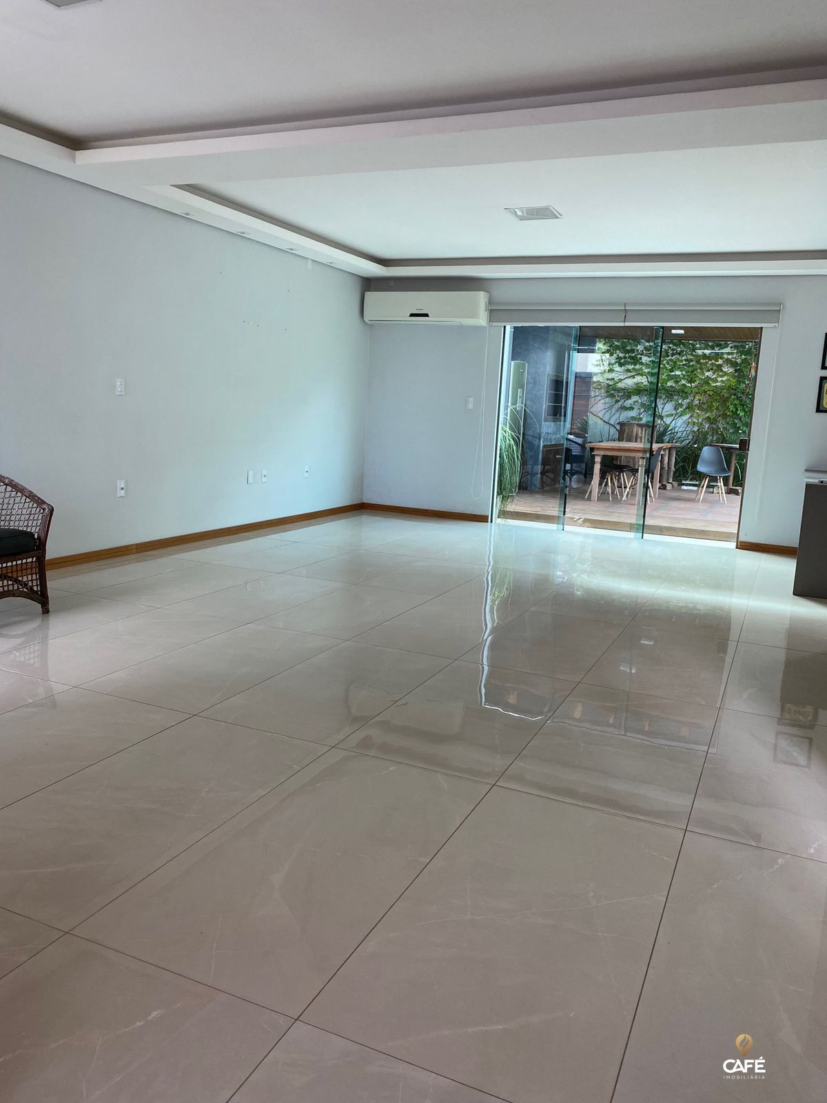 Casa à venda com 3 quartos, 247m² - Foto 3