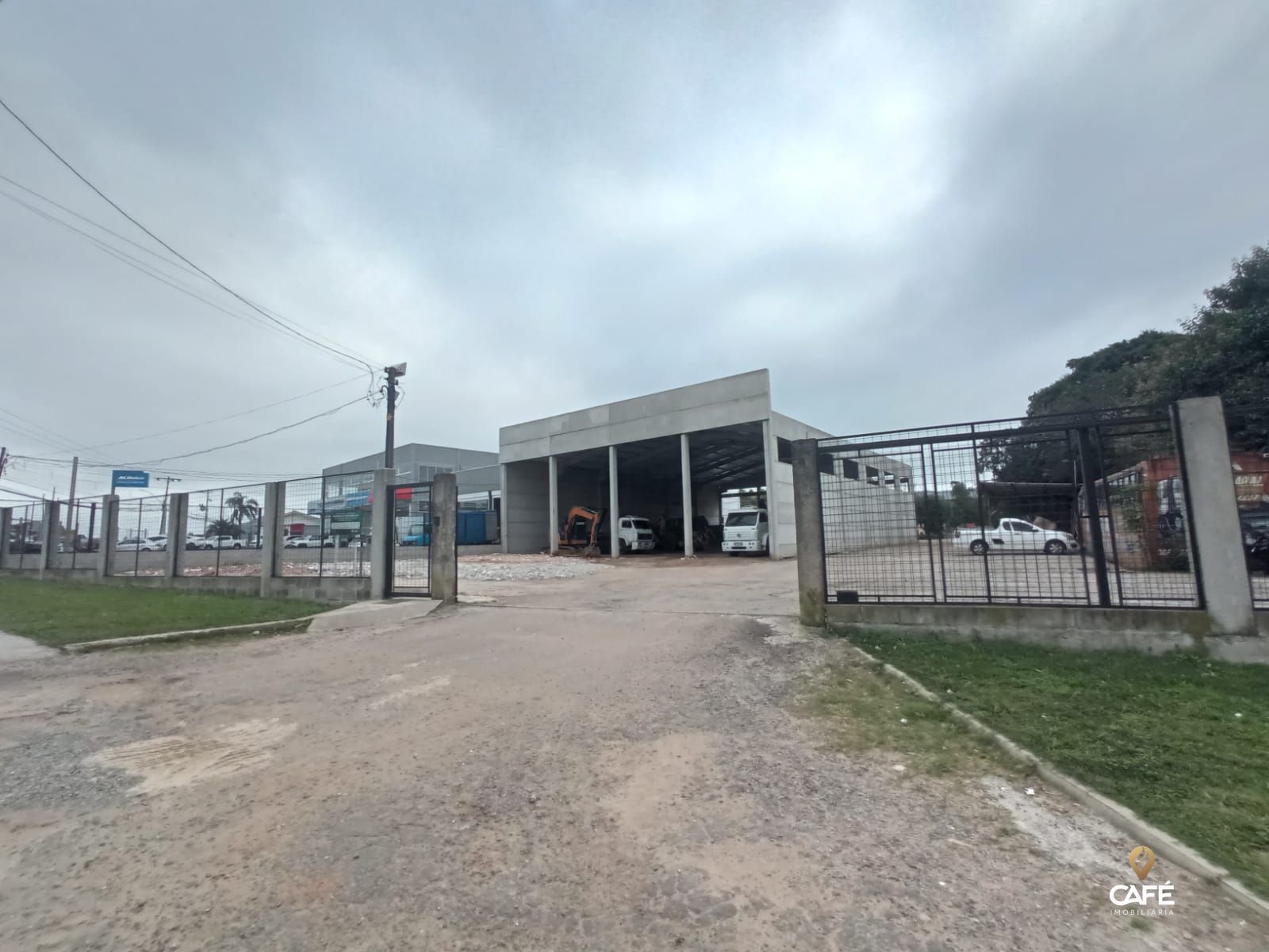 Depósito-Galpão-Armazém para alugar com 1 quarto, 600m² - Foto 1