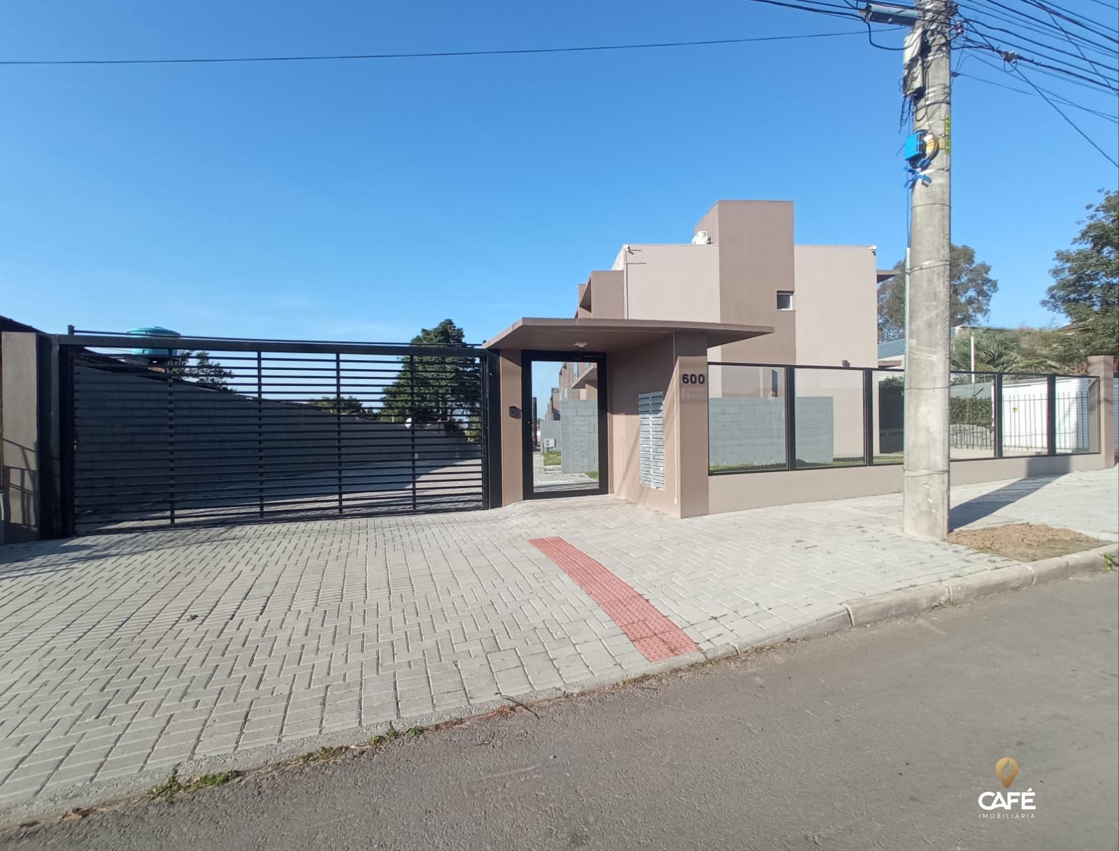 Casa à venda com 2 quartos, 72m² - Foto 2