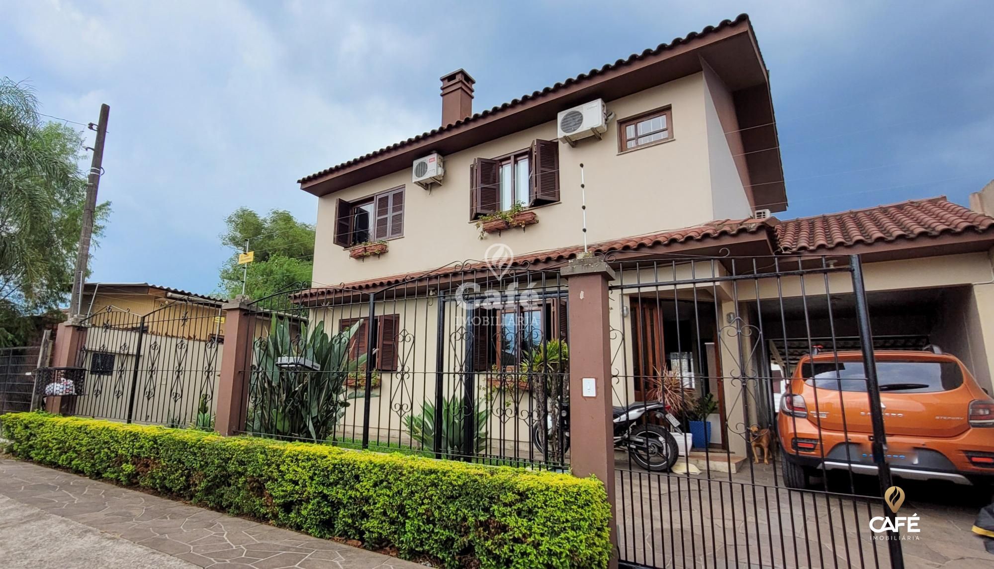 Casa à venda com 5 quartos, 141m² - Foto 1