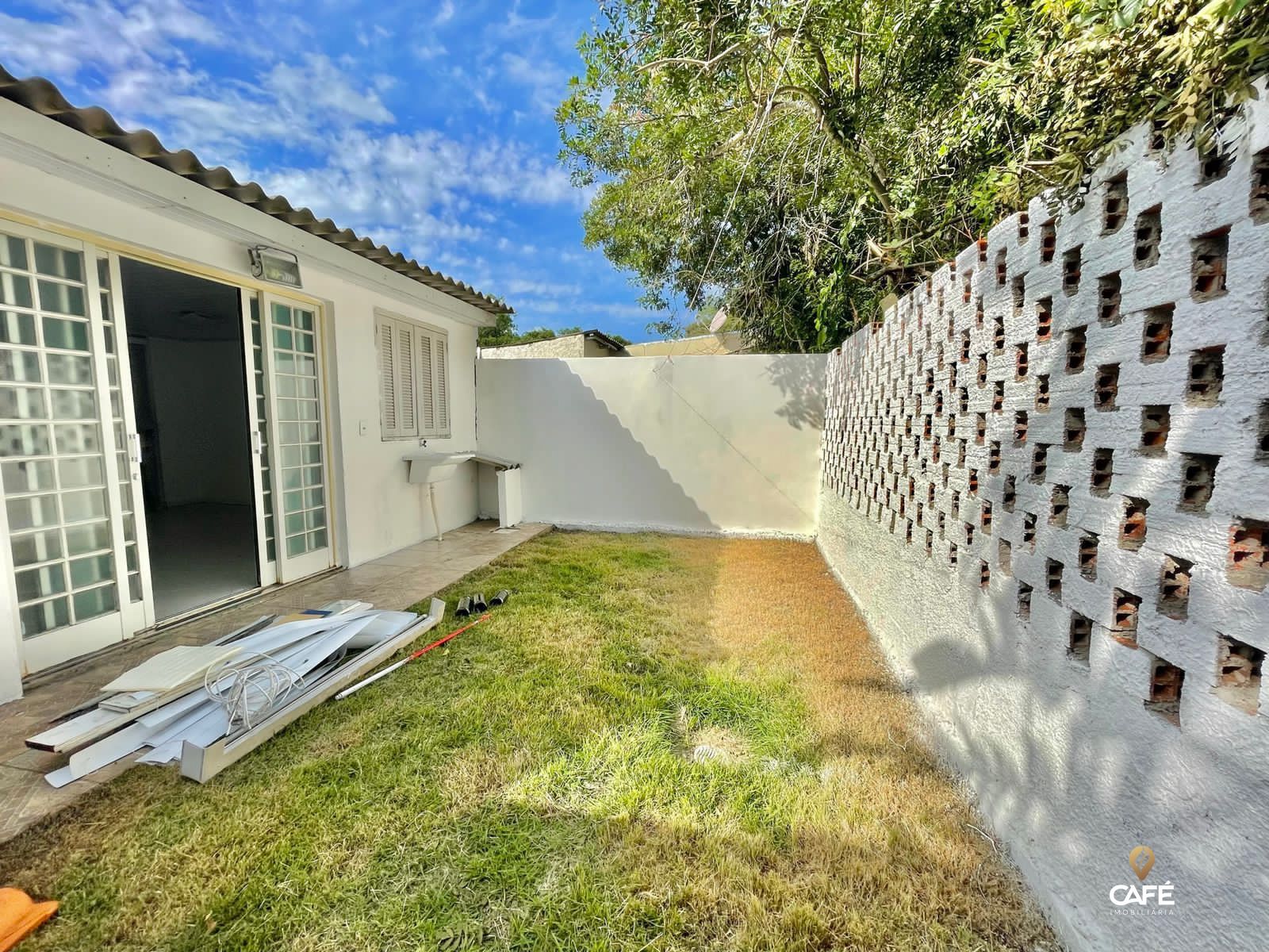 Casa à venda com 2 quartos, 70m² - Foto 8