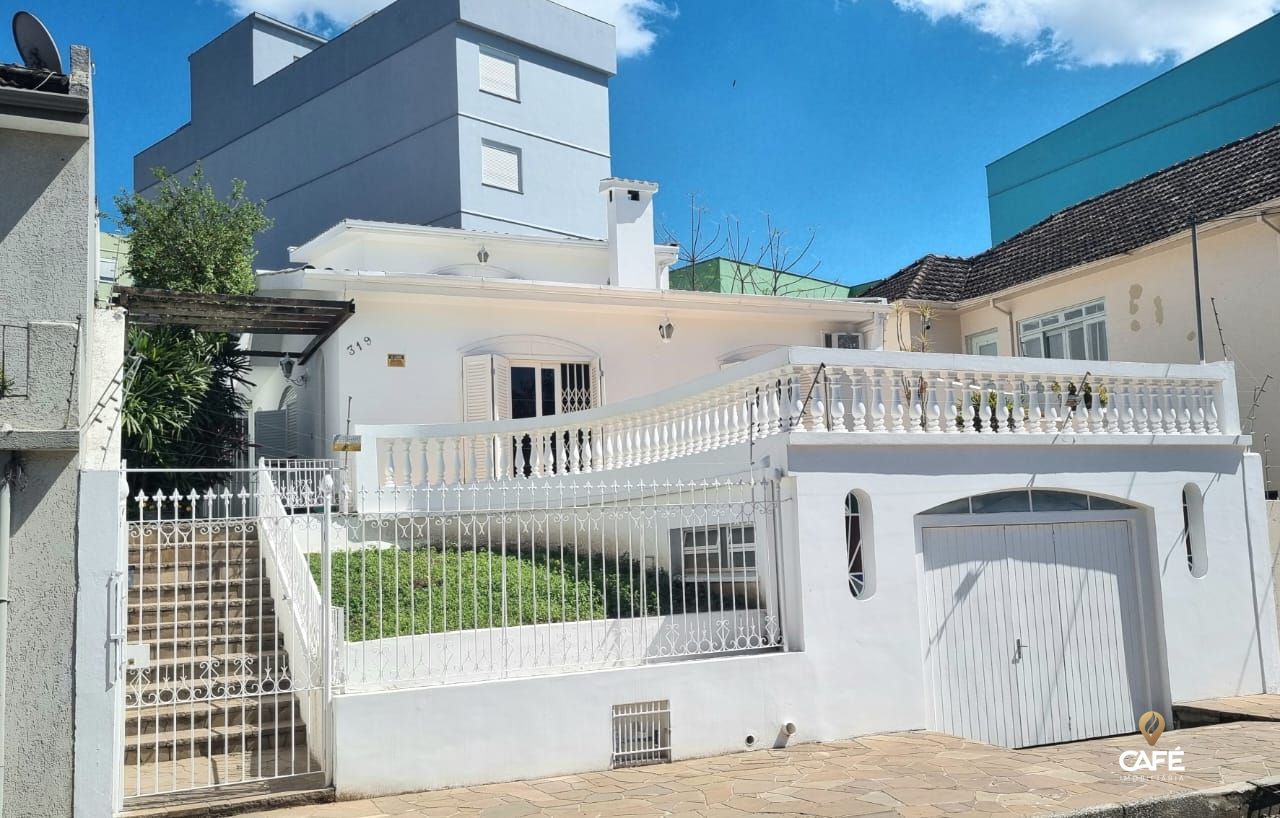 Casa, 3 quartos, 241 m² - Foto 1