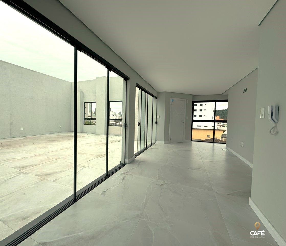 Apartamento à venda com 2 quartos, 128m² - Foto 2