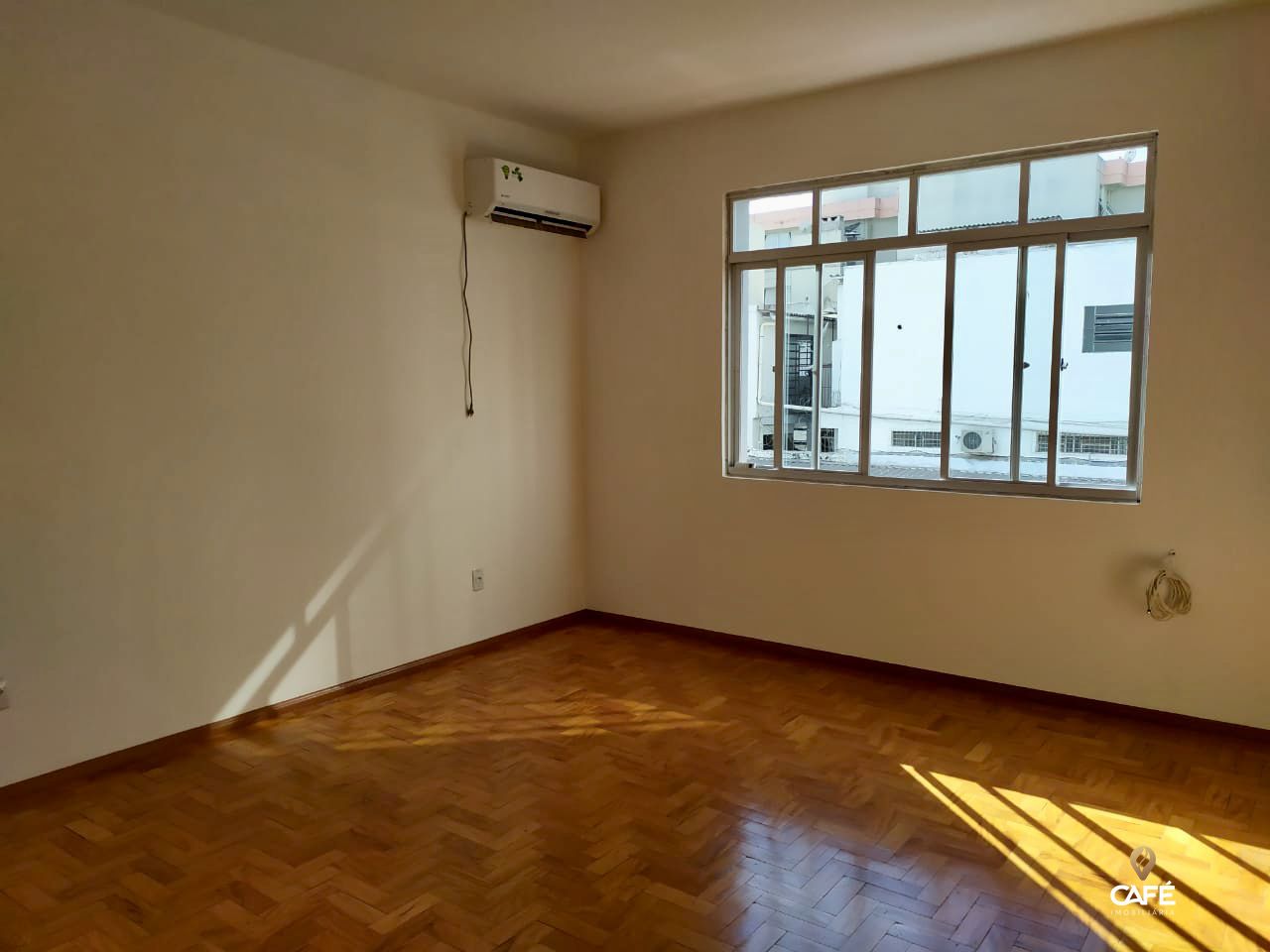 Apartamento à venda com 3 quartos, 96m² - Foto 4