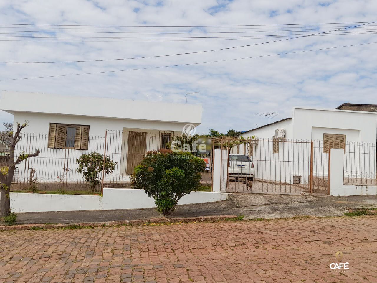 Casa à venda com 3 quartos, 167m² - Foto 1