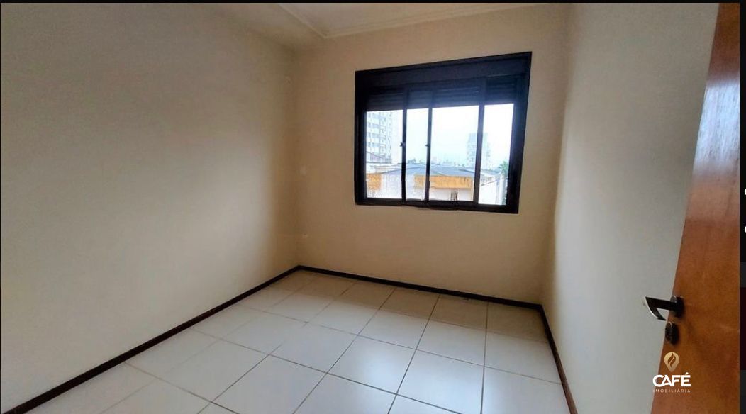 Apartamento à venda com 3 quartos, 81m² - Foto 2