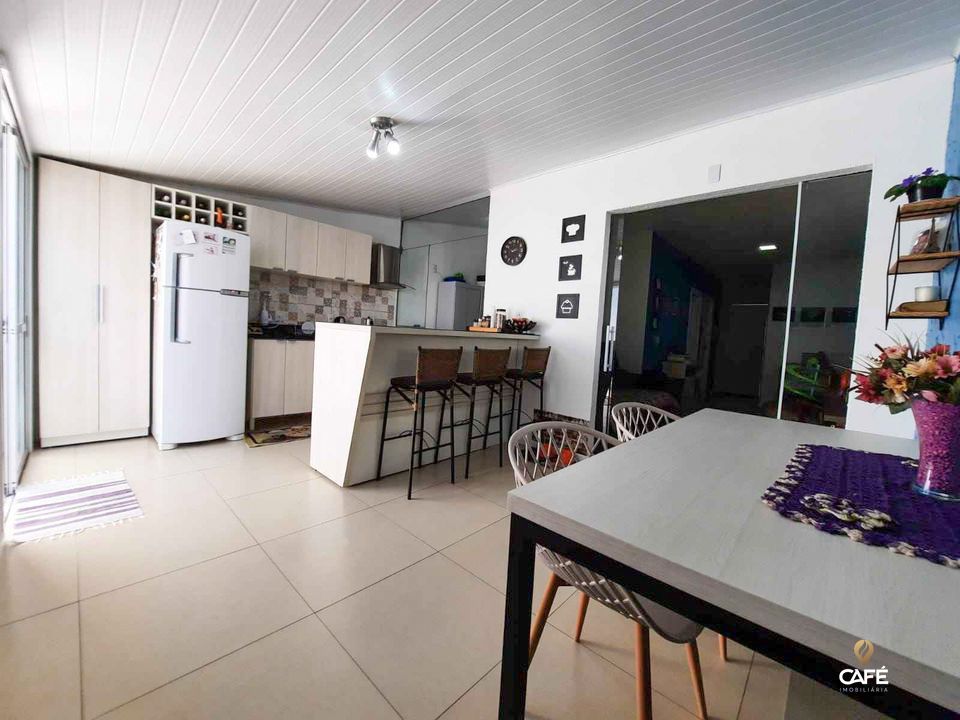 Casa à venda com 2 quartos, 65m² - Foto 5