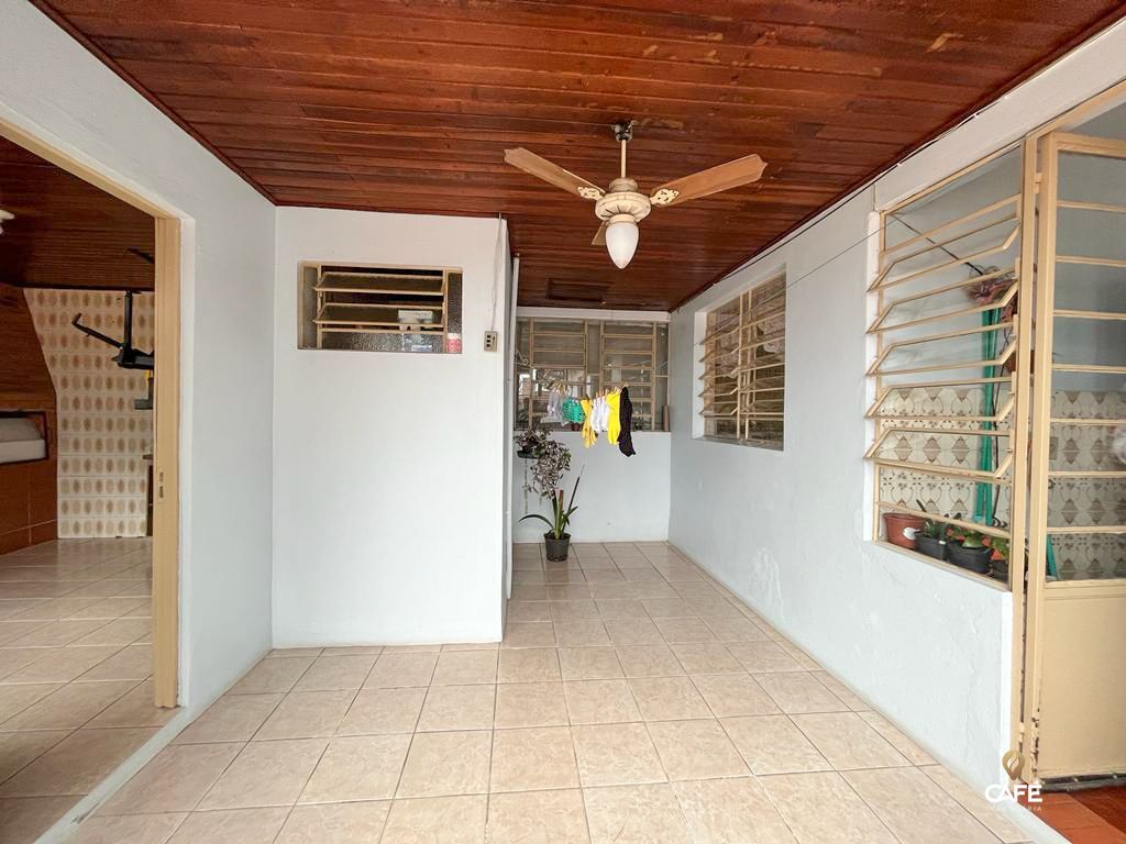 Casa à venda com 3 quartos, 216m² - Foto 13