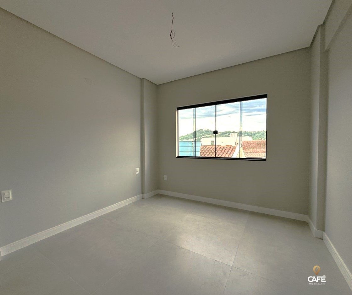 Apartamento à venda com 2 quartos, 70m² - Foto 4