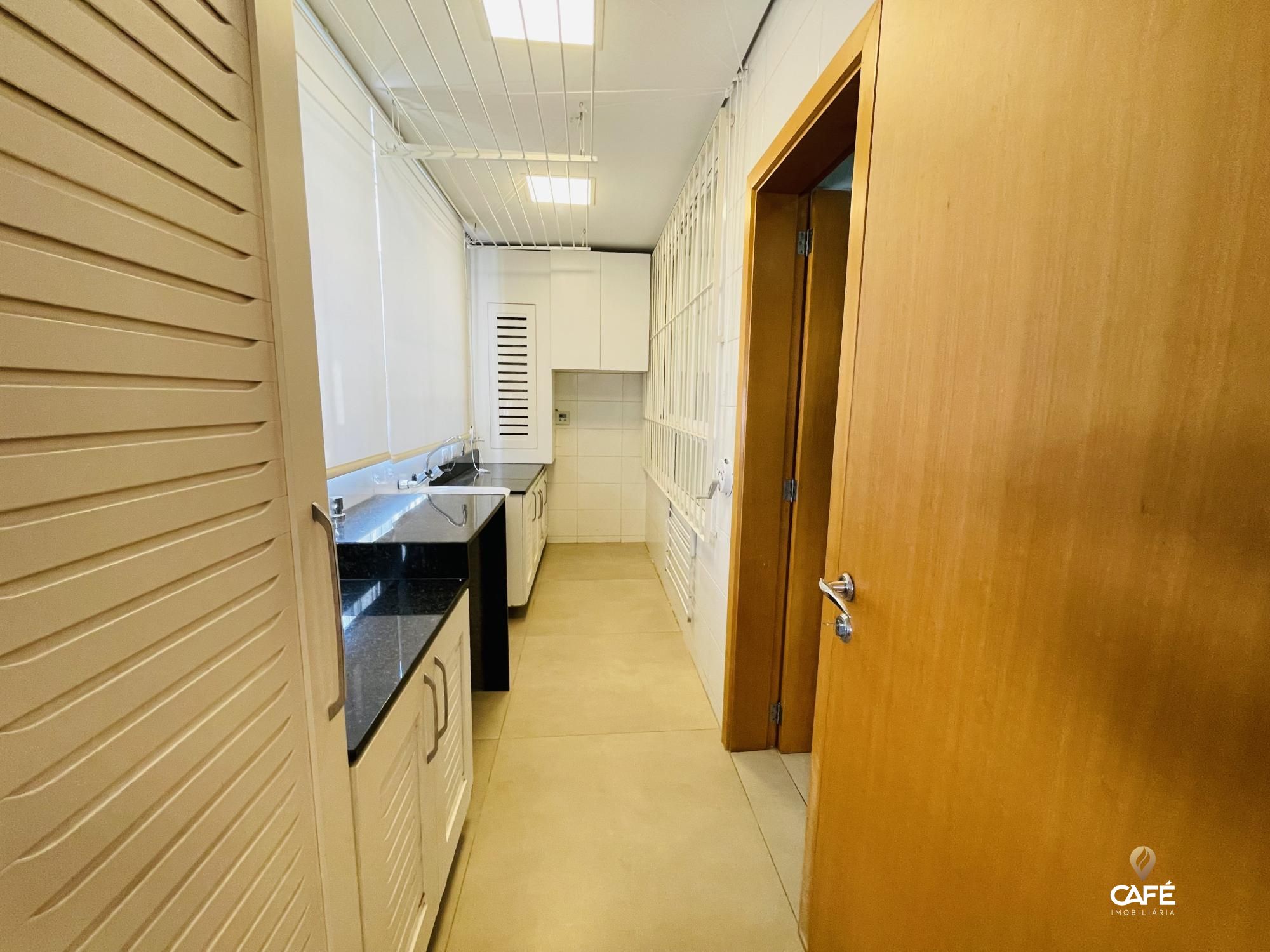 Apartamento à venda com 4 quartos, 221m² - Foto 17