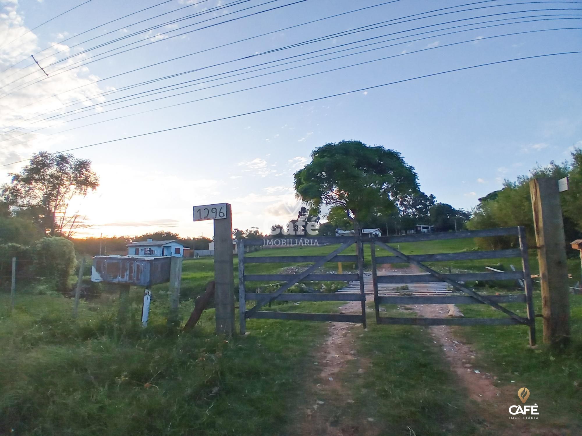 Fazenda à venda com 2 quartos, 350000000m² - Foto 1