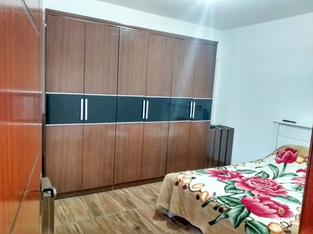 Casa à venda com 2 quartos, 70m² - Foto 6