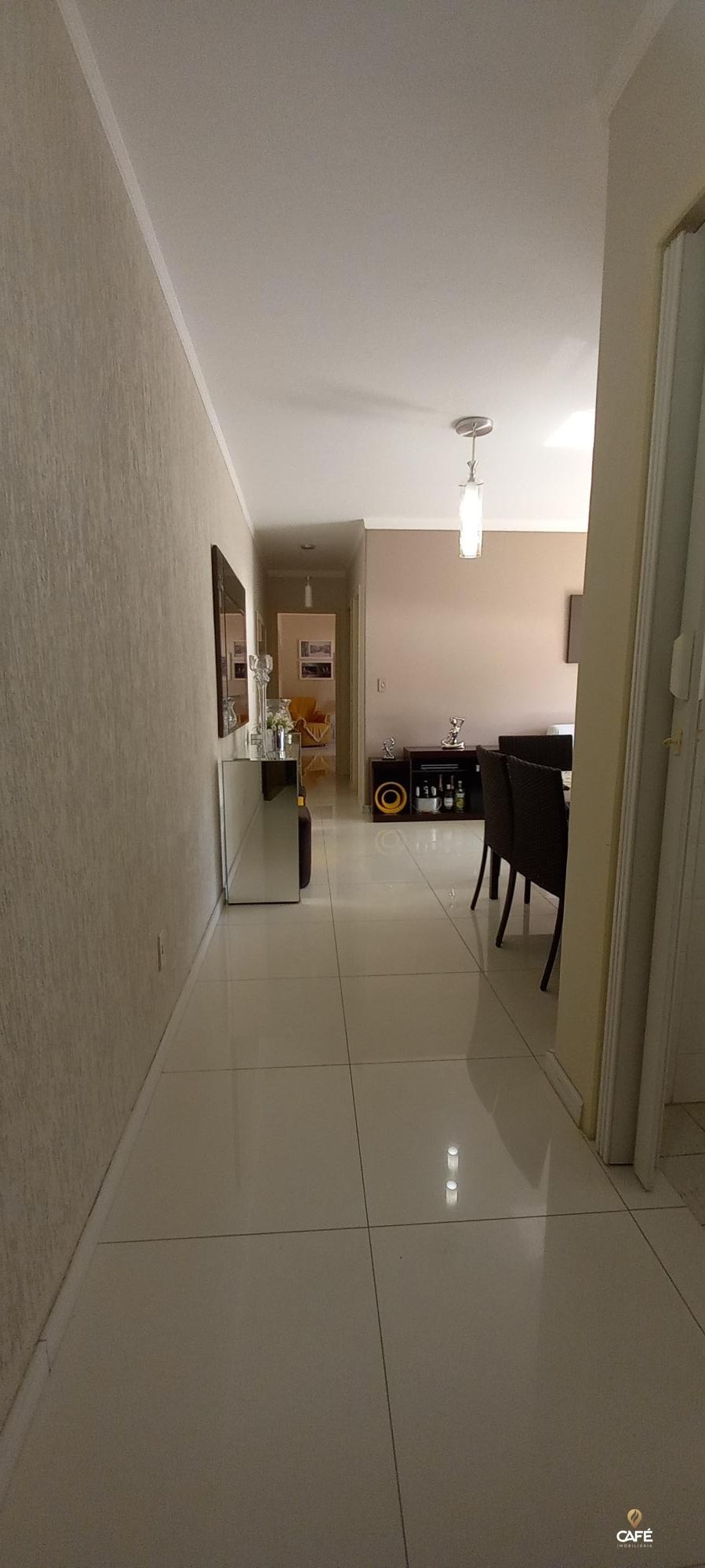 Apartamento à venda com 2 quartos, 69m² - Foto 1