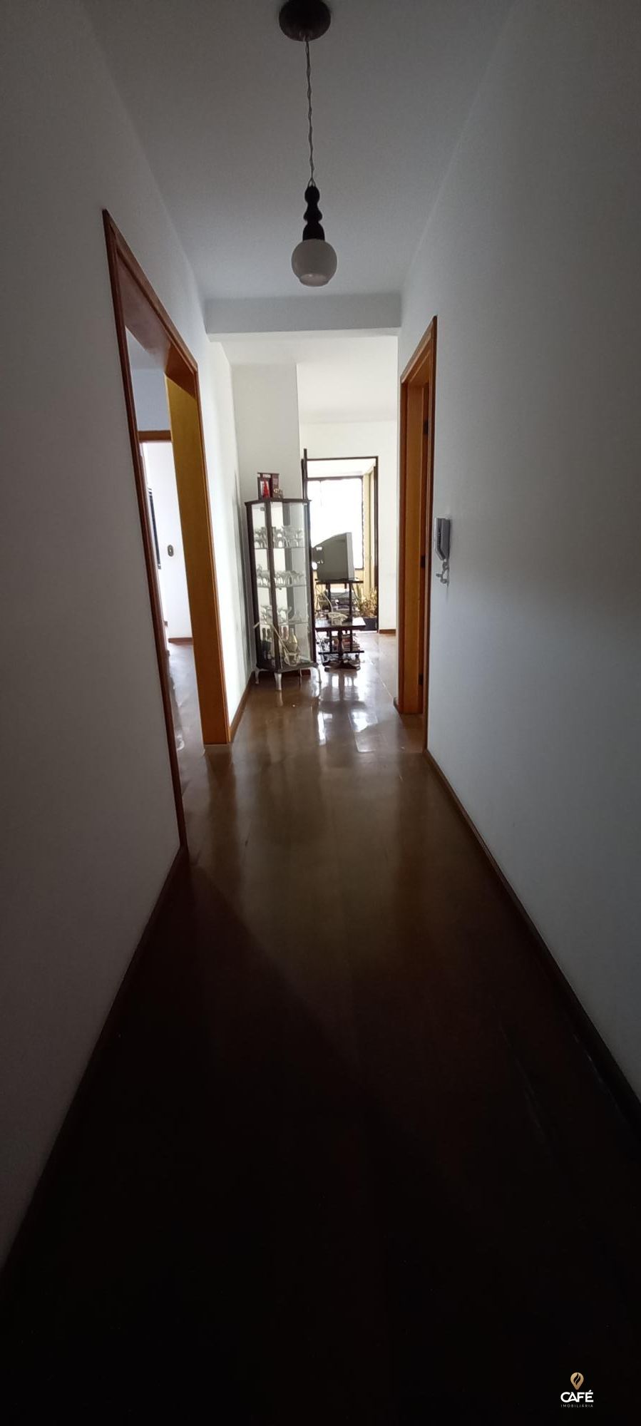 Apartamento à venda com 3 quartos, 110m² - Foto 2