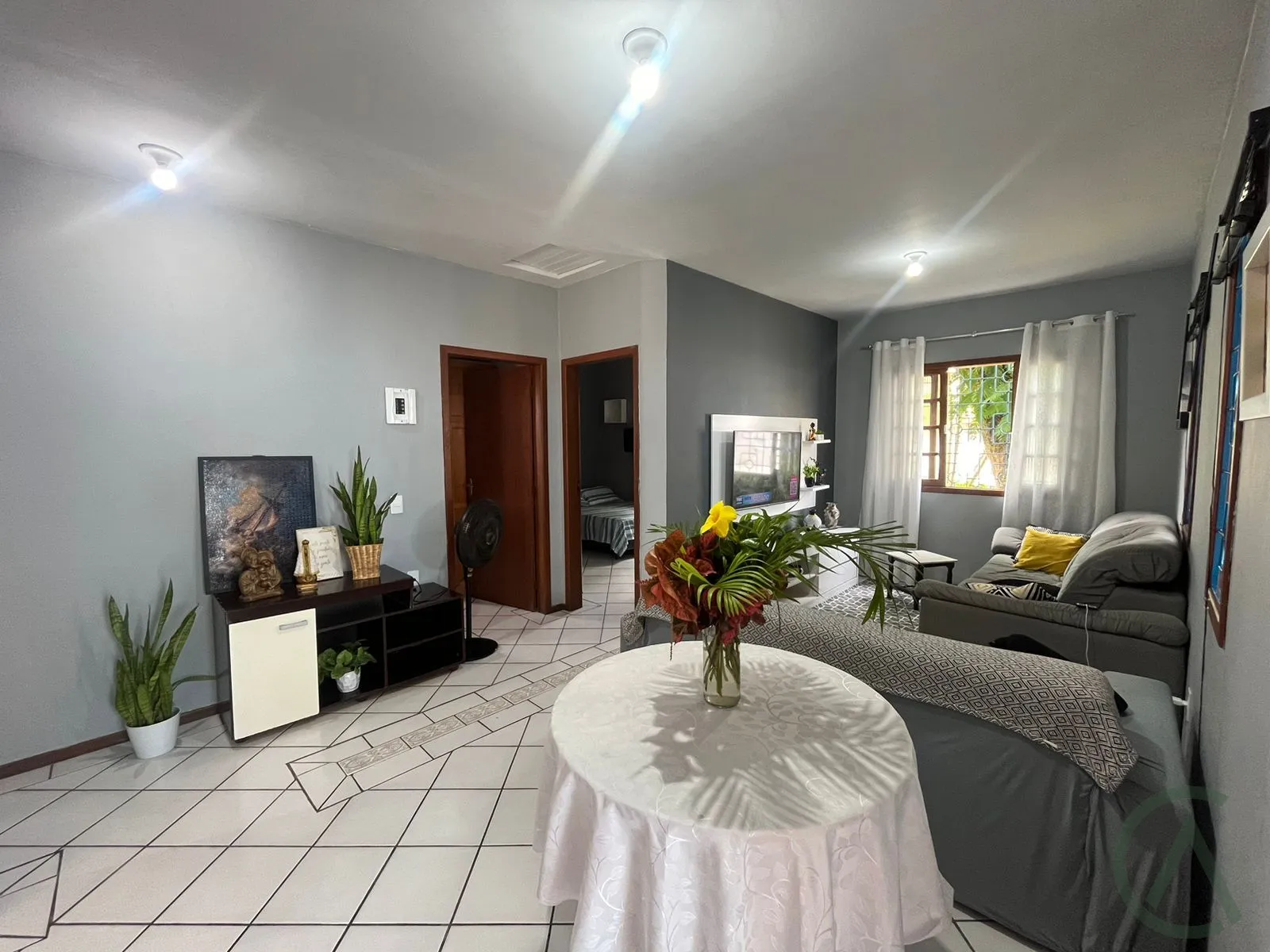 Casa com 4 Dormitórios à venda, 144 m² por R$ 650.000,00 Casa com 4 Dormitórios à venda, 144 m² por R$ 650.000,00