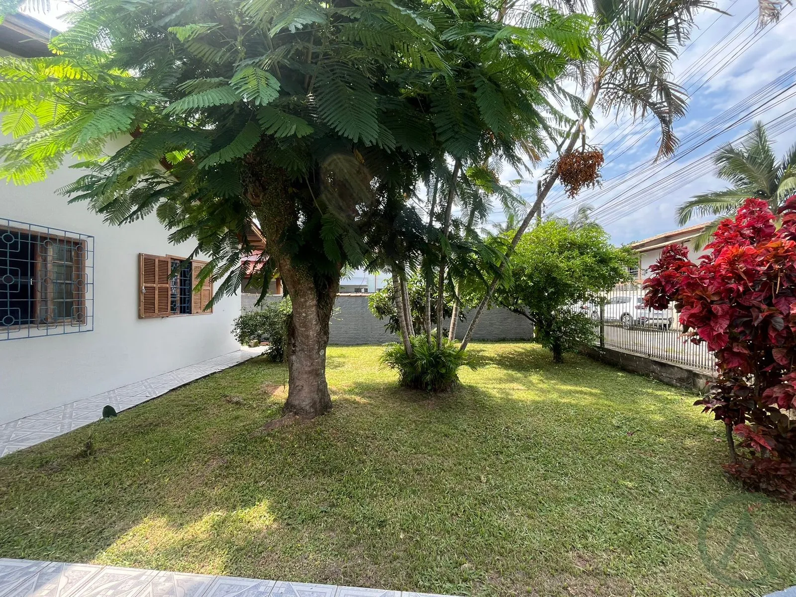 Casa com 4 Dormitórios à venda, 144 m² por R$ 650.000,00 Casa com 4 Dormitórios à venda, 144 m² por R$ 650.000,00