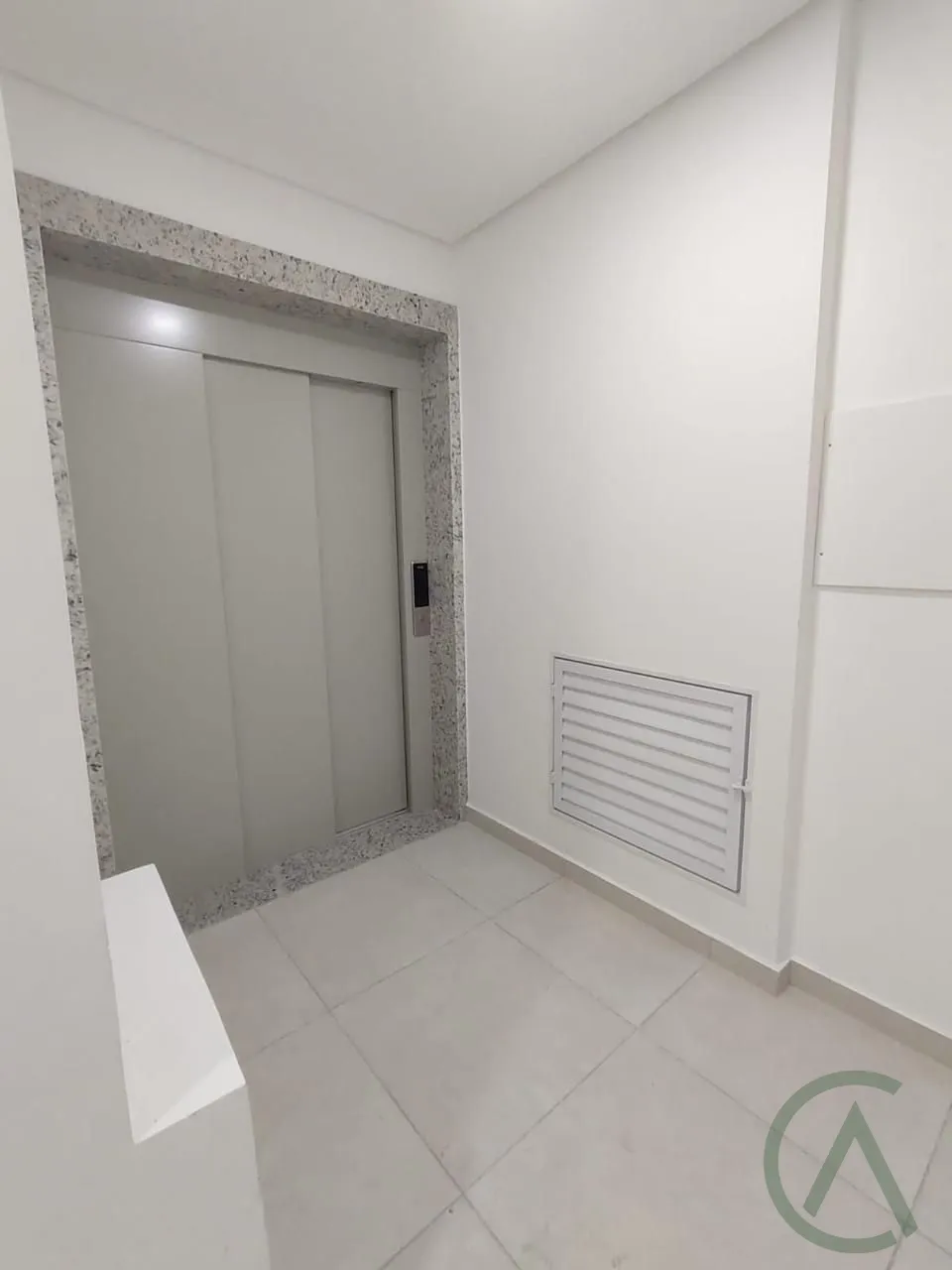 Apartamento com 2 Dormitórios à venda, 69 m² por R$ 490.000,00 Apartamento com 2 Dormitórios à venda, 69 m² por R$ 490.000,00