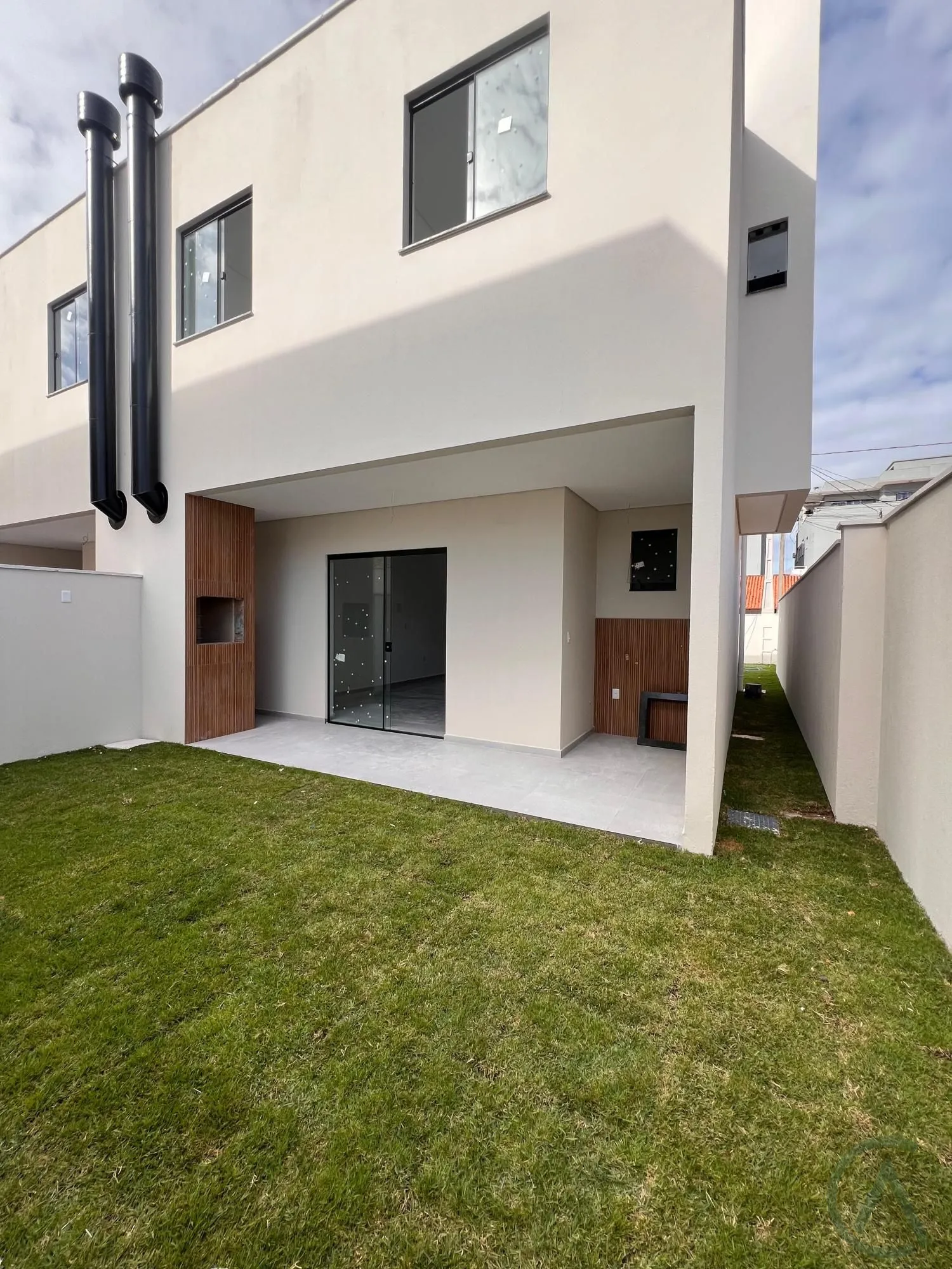 Casa com 4 Dormitórios à venda, 118 m² por R$ 599.000,00 Casa com 4 Dormitórios à venda, 118 m² por R$ 599.000,00