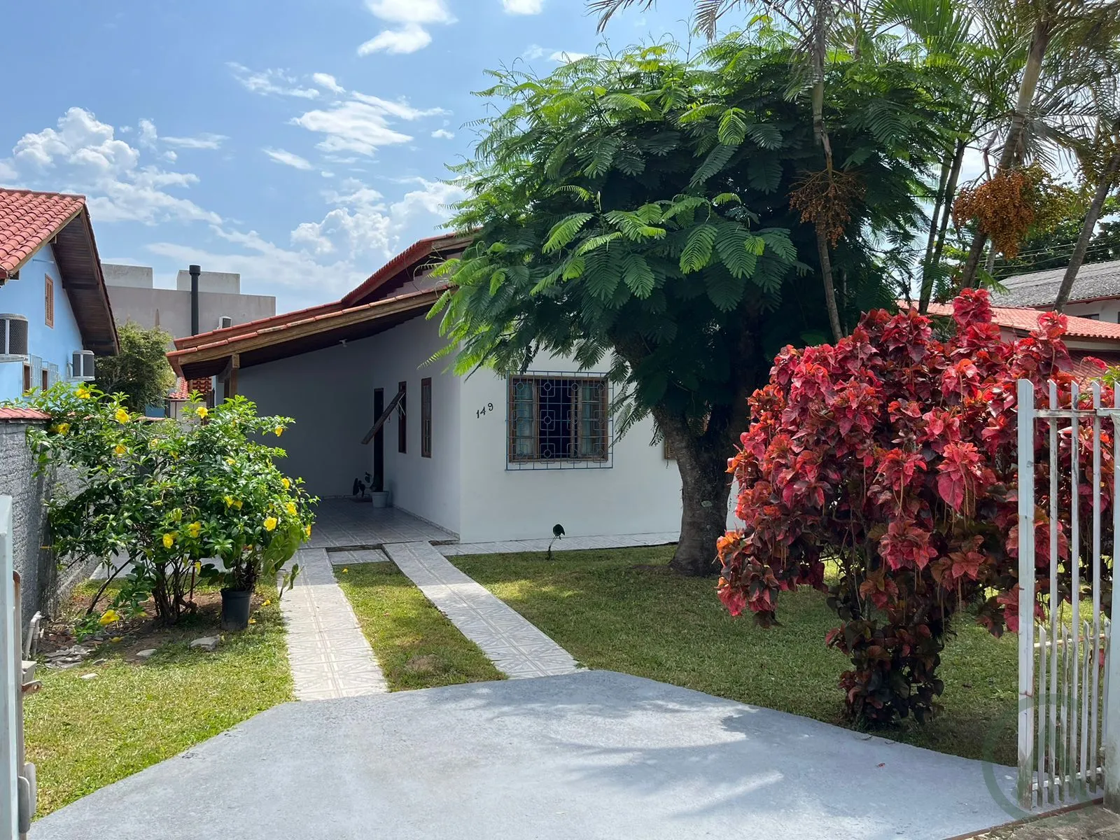 Casa com 4 Dormitórios à venda, 144 m² por R$ 650.000,00 Casa com 4 Dormitórios à venda, 144 m² por R$ 650.000,00